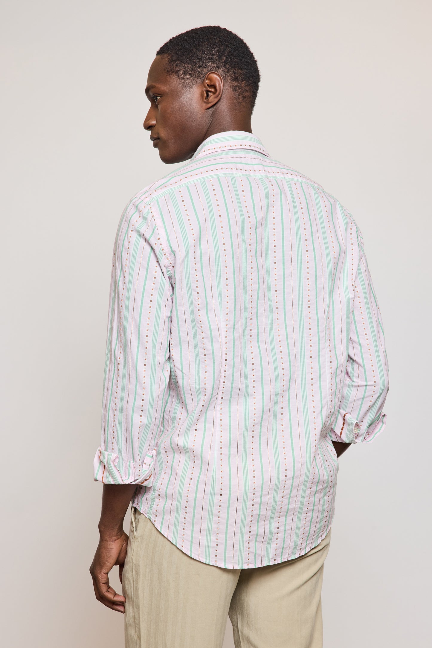 CHEMISE AJUSTÉE FILS COUPÉS DRAGÉE