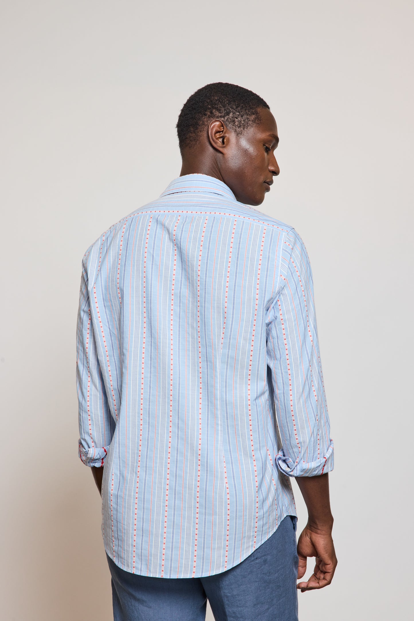 CHEMISE AJUSTÉE FILS COUPÉS BLEUE