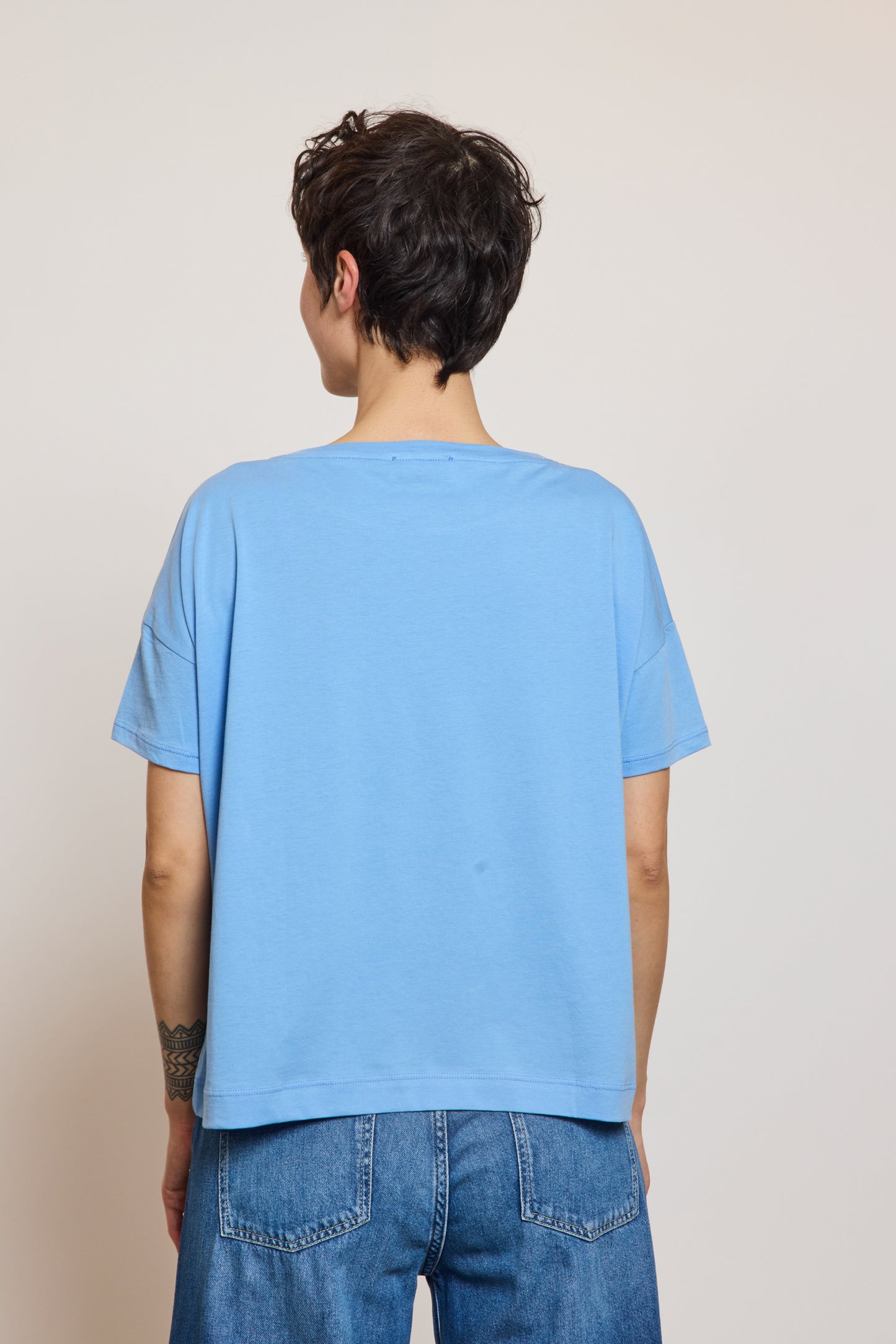 T-SHIRT CARRÉ EN COTON PIMA BLEU