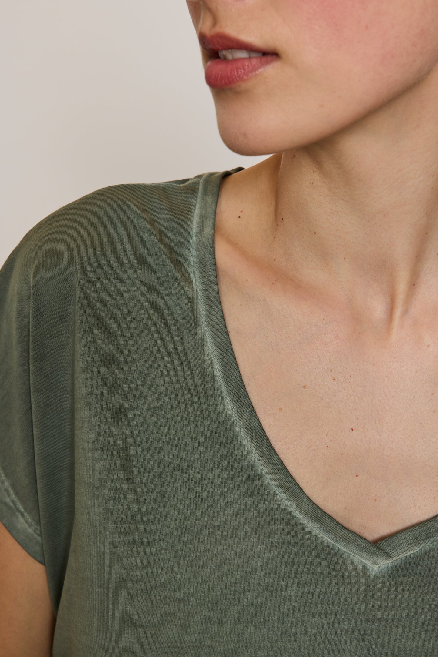 T-SHIRT LOOSE EN COTON PIMA kaki