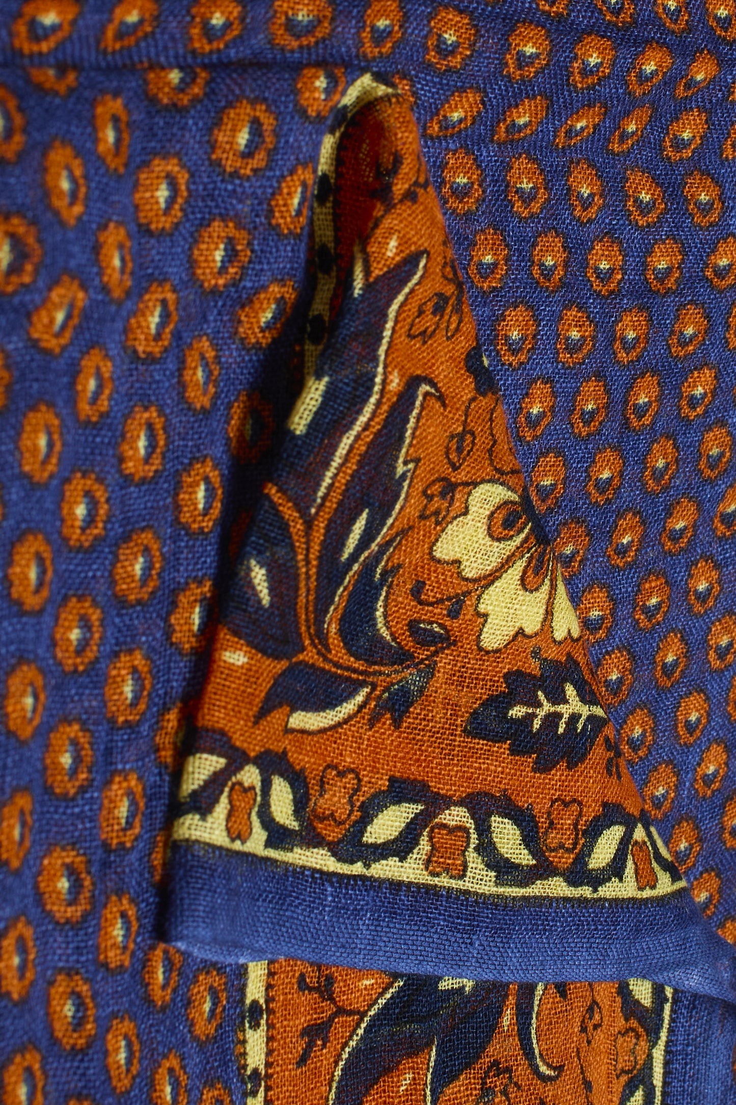 ÉCHARPE EN LIN À FLEURS KLEIN