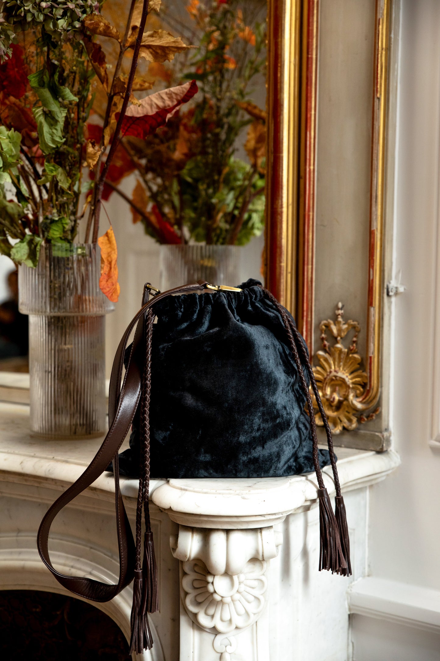 SAC EN VELOURS BRODÉ MARINE