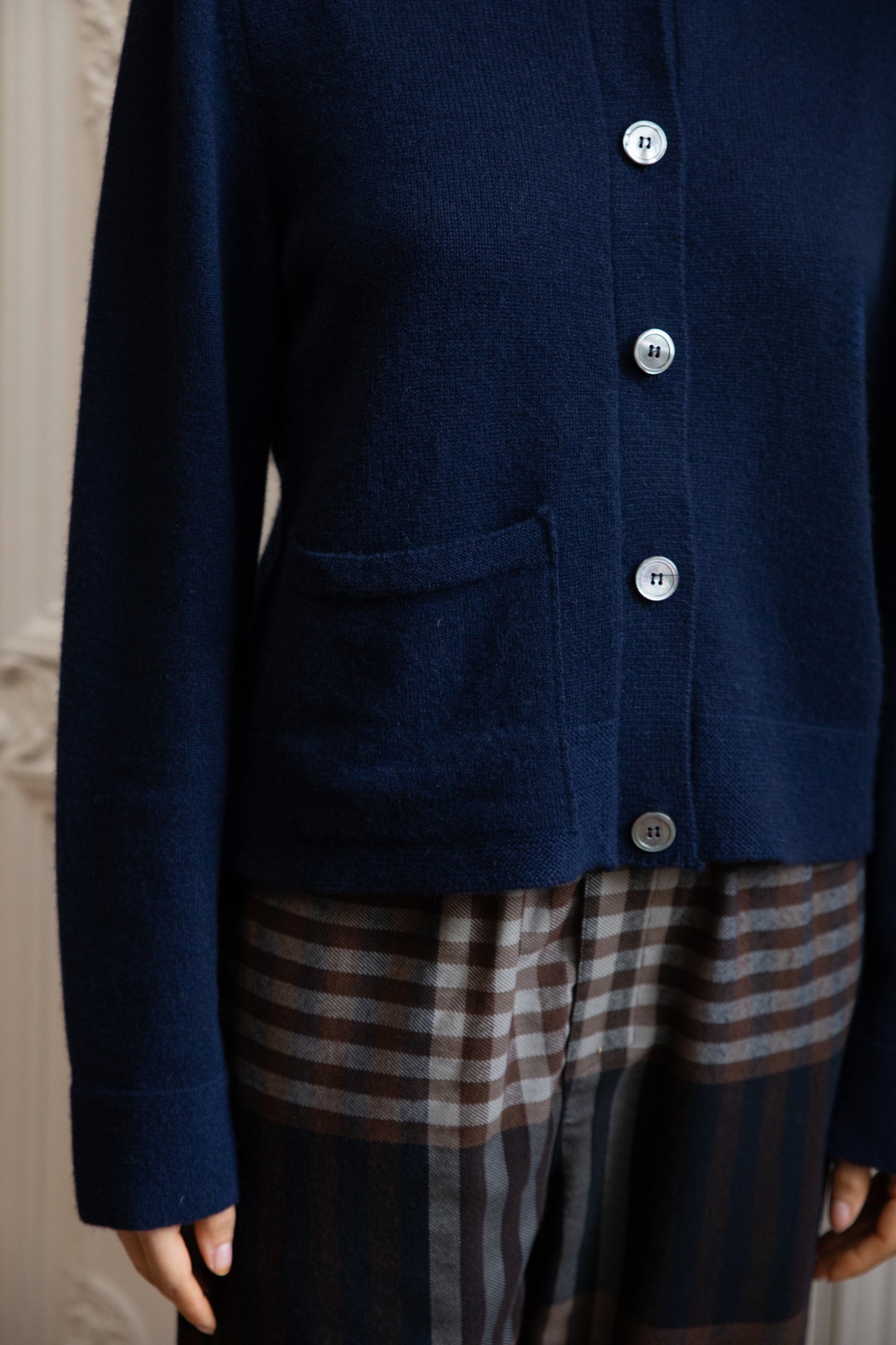 CARDIGAN EN CACHEMIRE MARINE