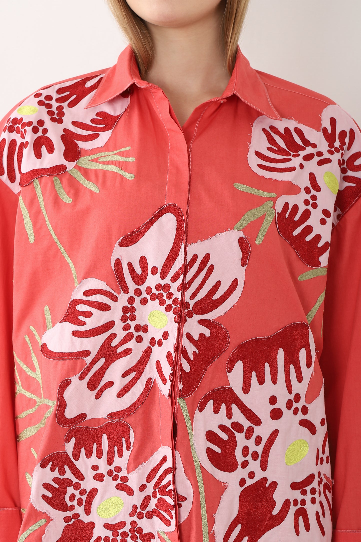 CHEMISE BRODÉE MAXI FLEURS BLEUE