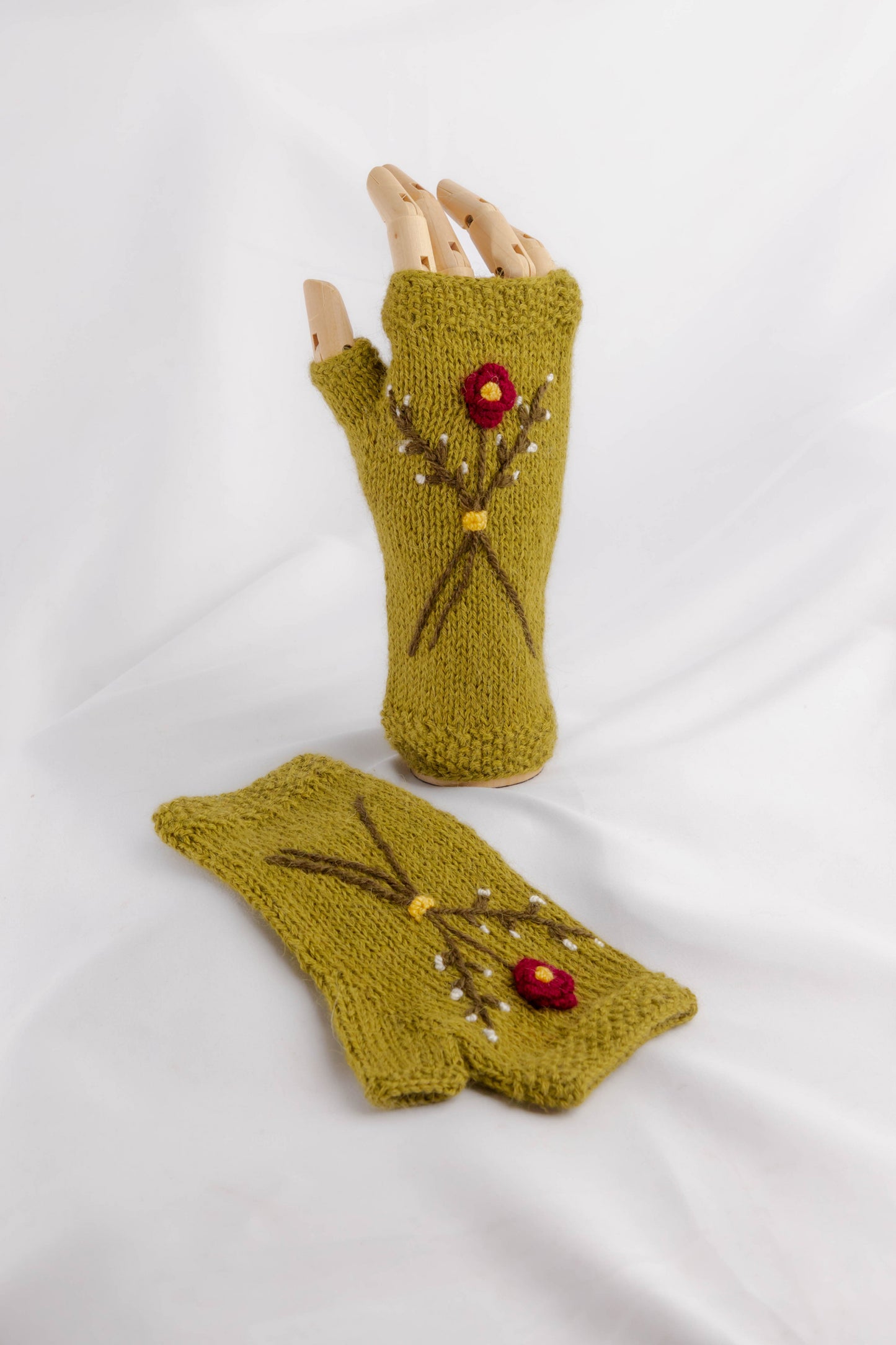 MITAINES BRODÉES EN ALPAGA VERTES