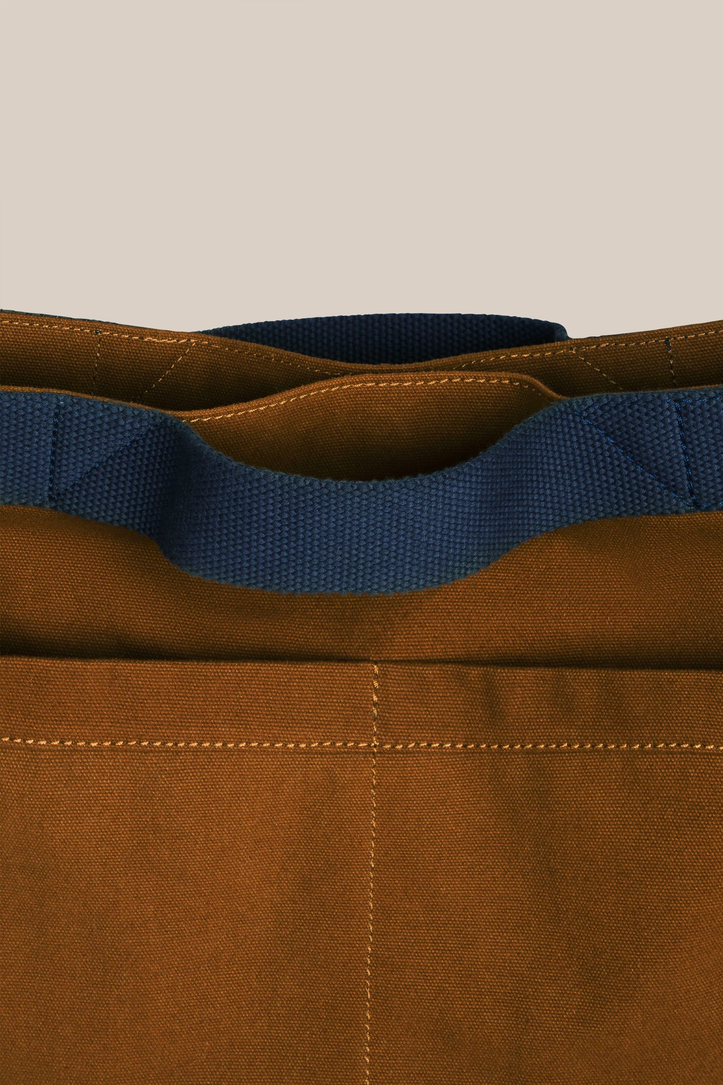 SHOULDER BAG CAMEL
