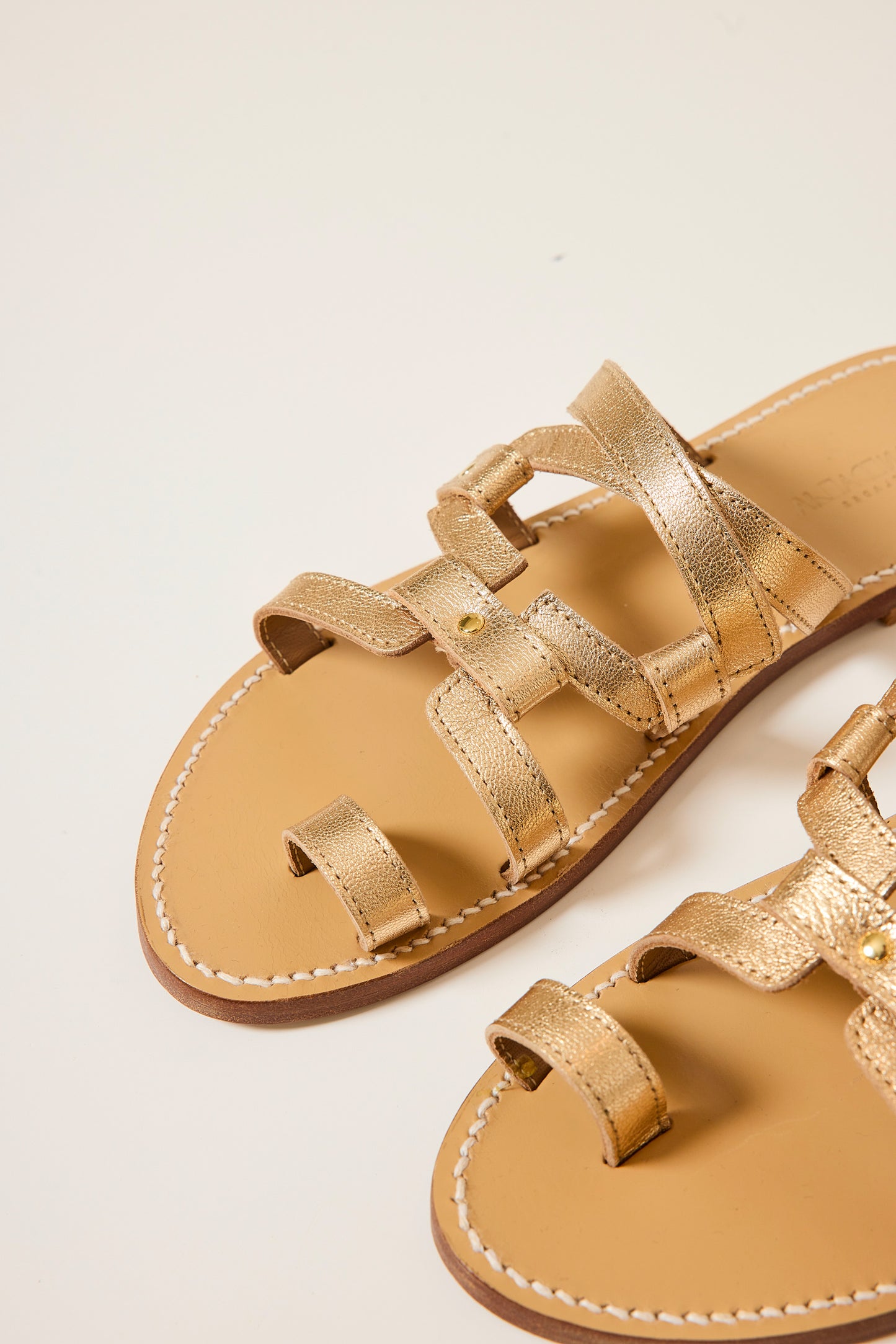 FLIP-FLOPS BROWN