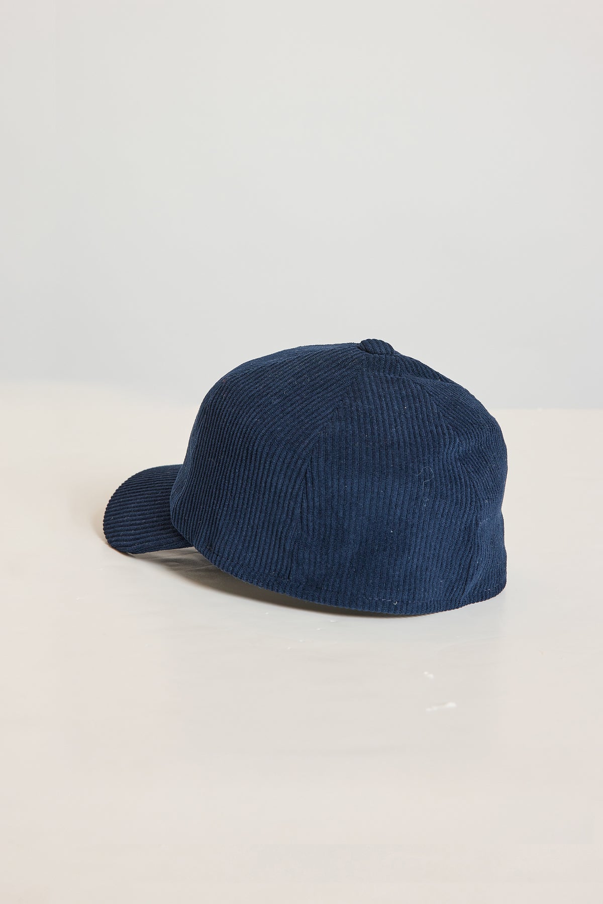 CASQUETTE EN VELOURS MARINE
