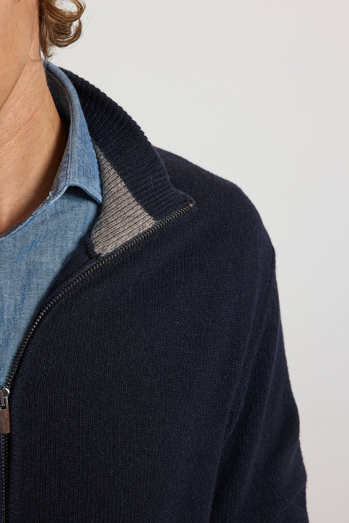 CARDIGAN EN CACHEMIRE MARINE