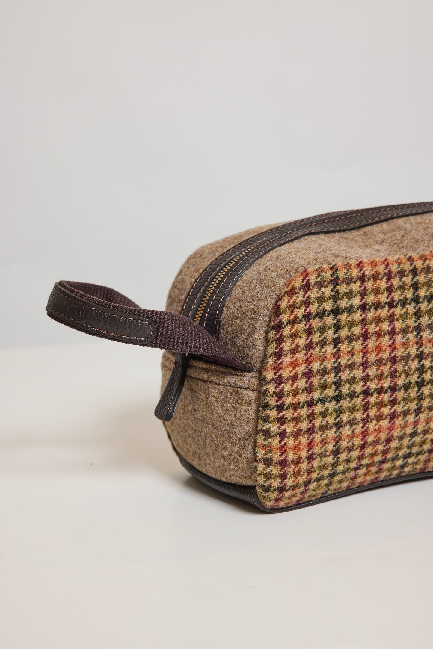 TOILETRY BAG CAMEL