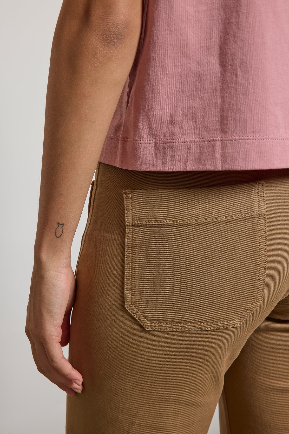 PANTALON COURT FLARE EN DRILL CAMEL