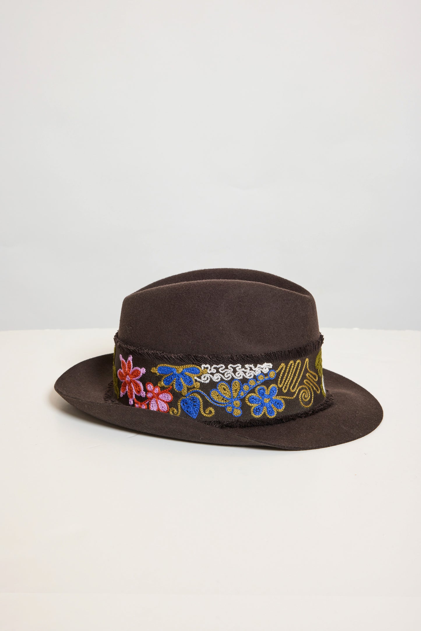 CHAPEAU BRODÉ CHOCO