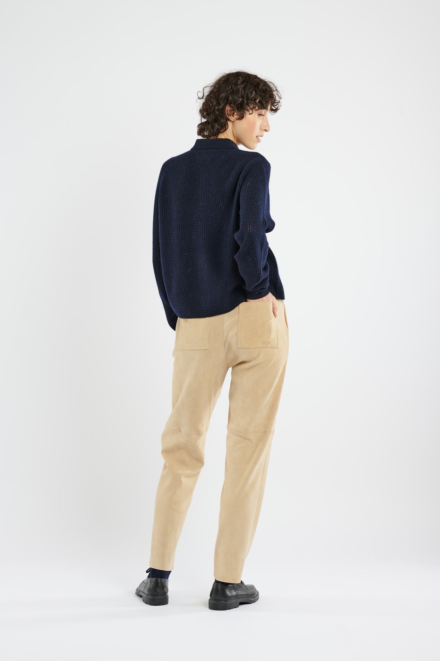 PANTALON RELAX EN PEAU STRETCH BEIGE