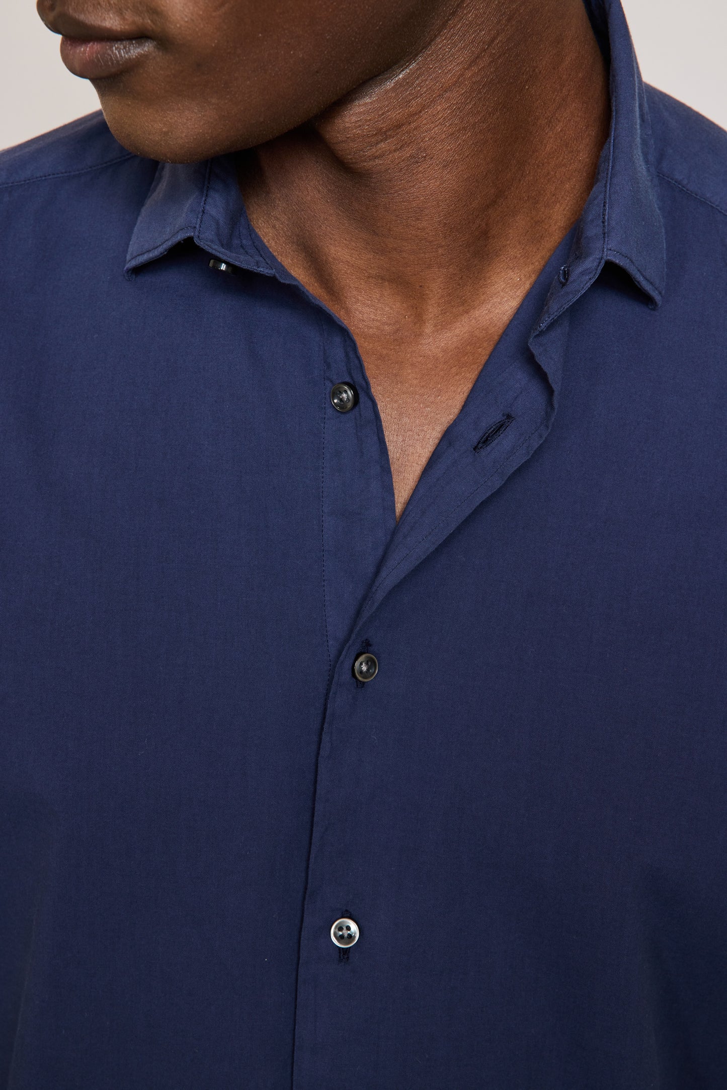 CHEMISE AJUSTÉE VOILE DE COTON MARINE