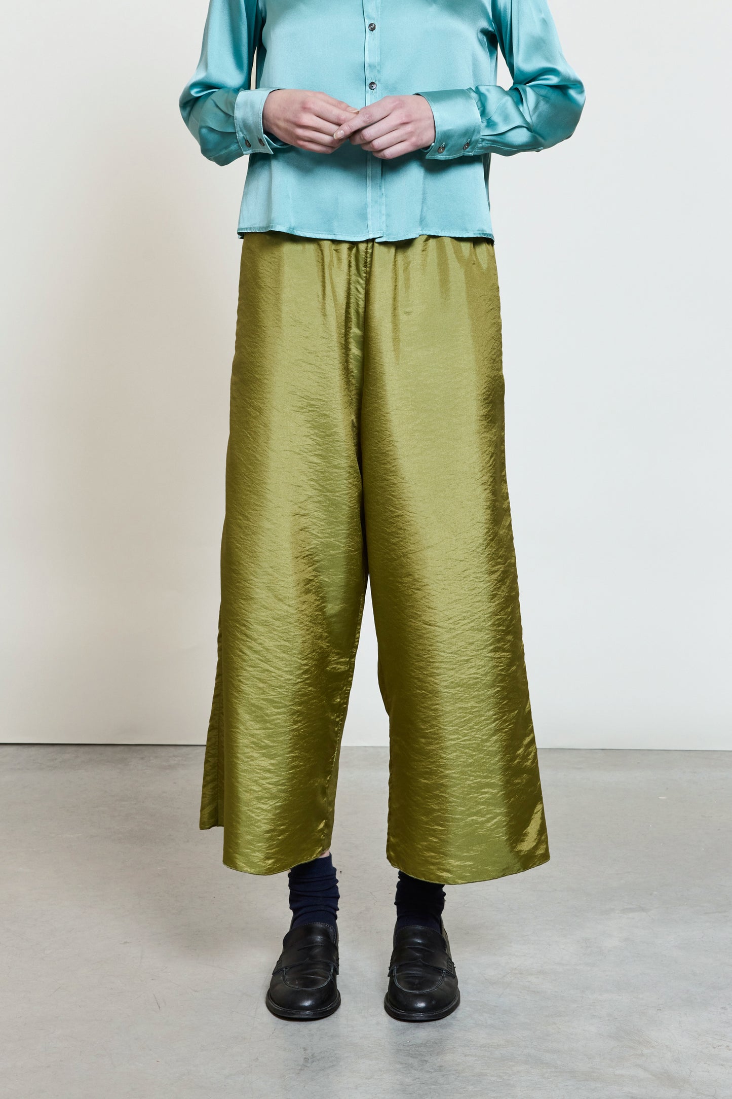 PANTALON EN TAFF OLIVE