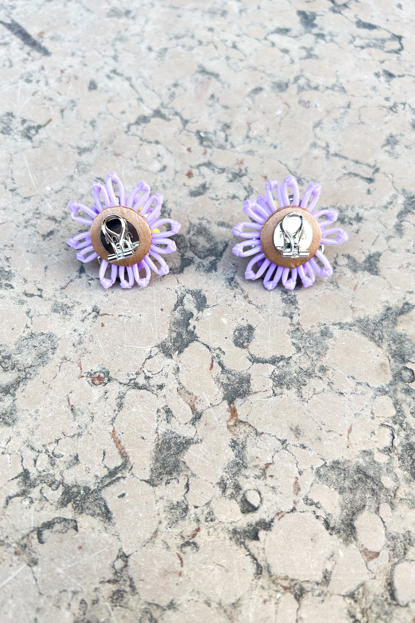 CLIP EARRINGS LILAC