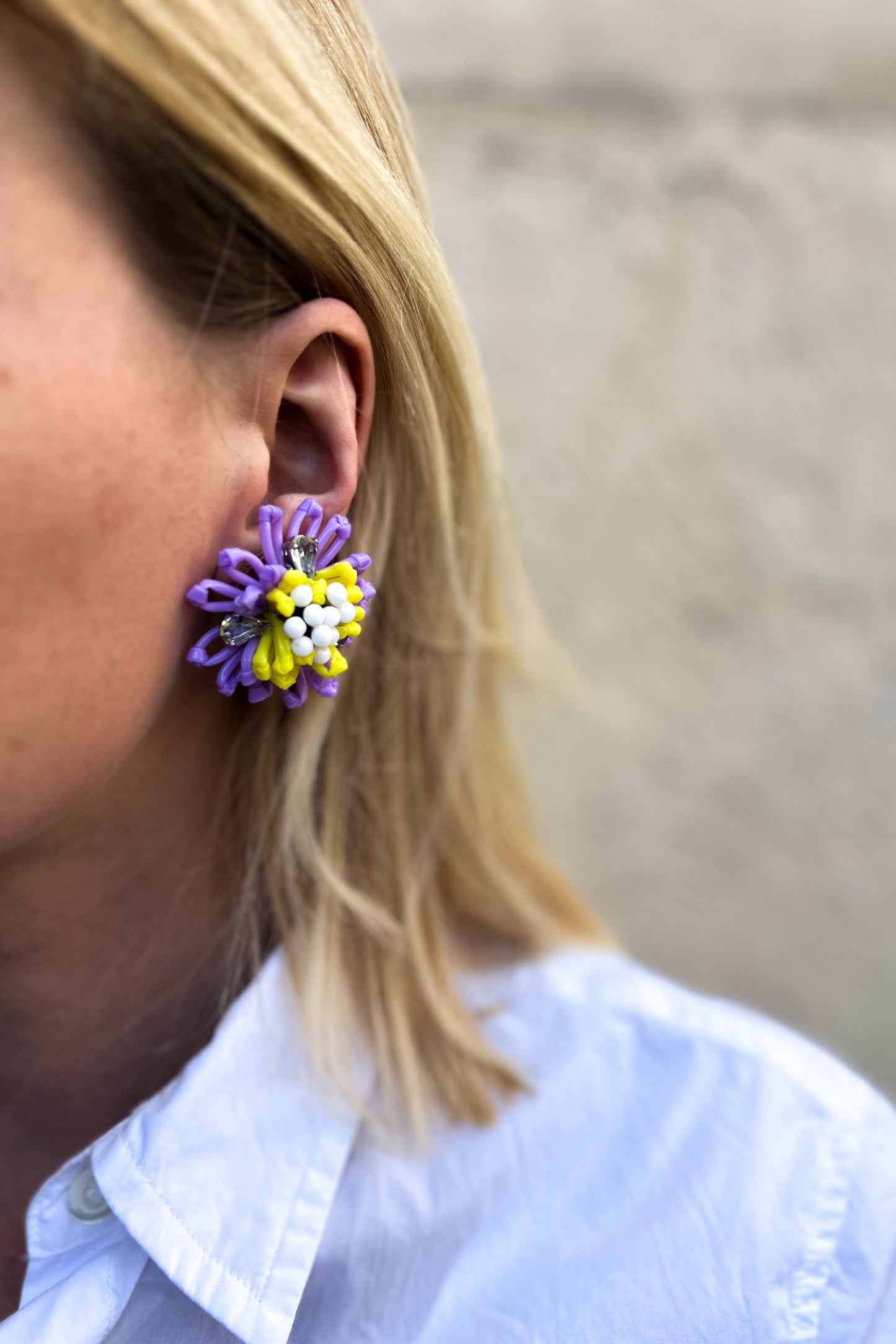 CLIP EARRINGS LILAC