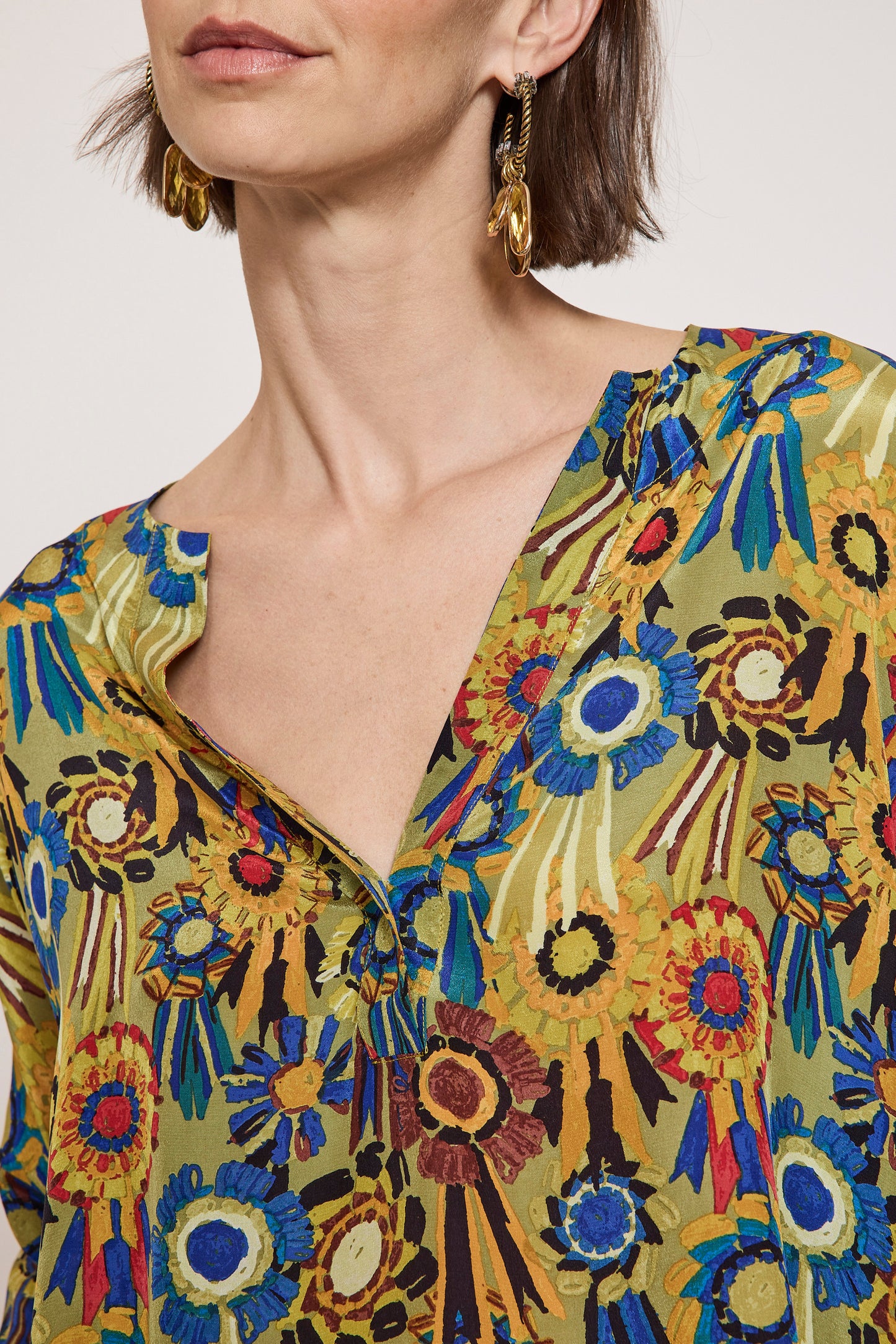 SILK CREP COCKADE TOP MULTICOLORED