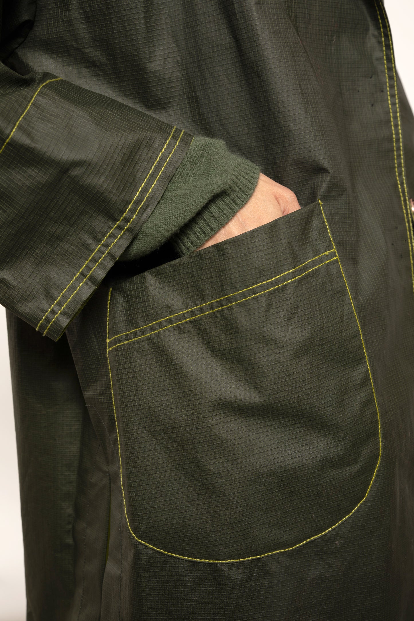 BICOLORED RAINCOAT GREEN