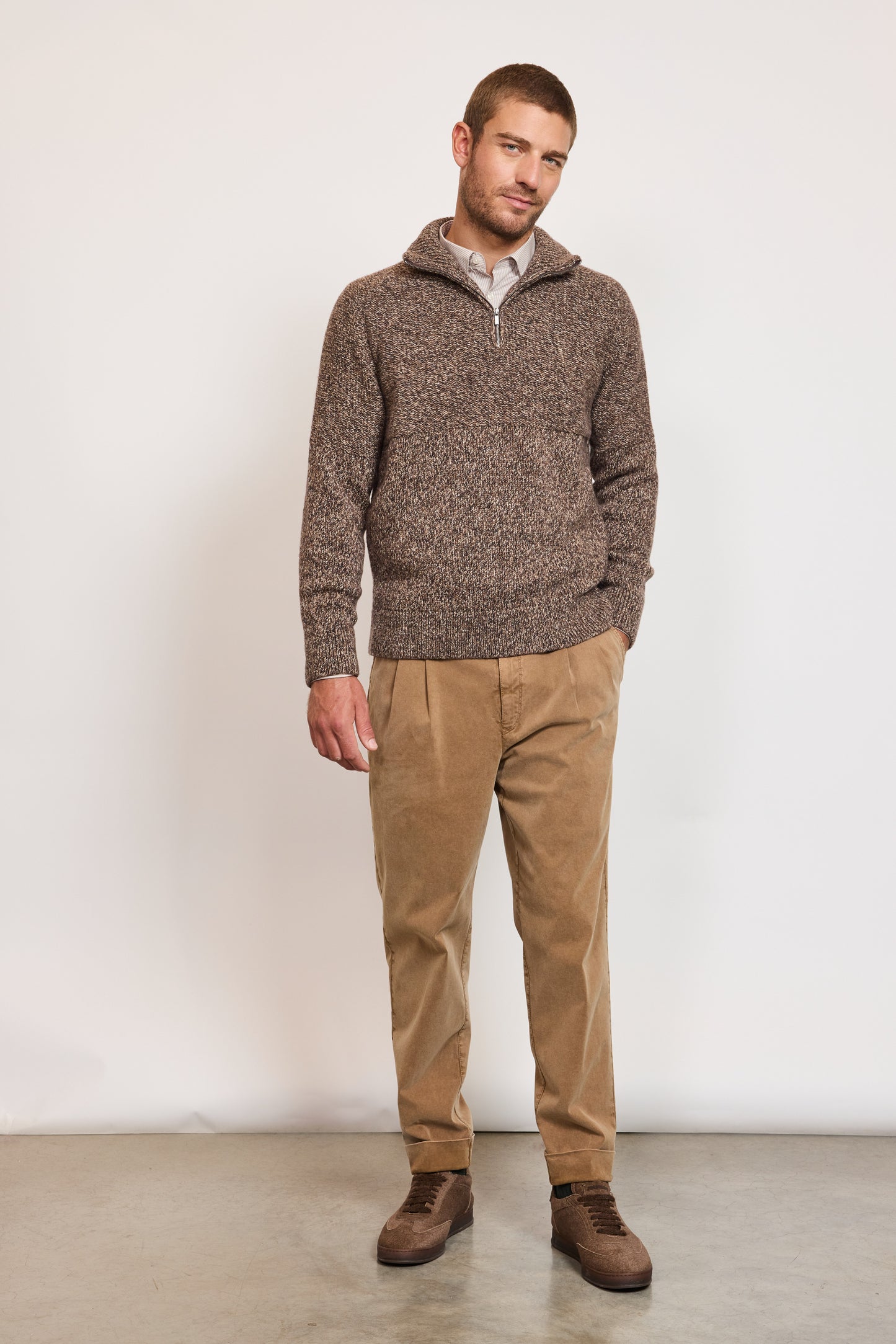 PULL CAMIONNEUR LAINE MARRON