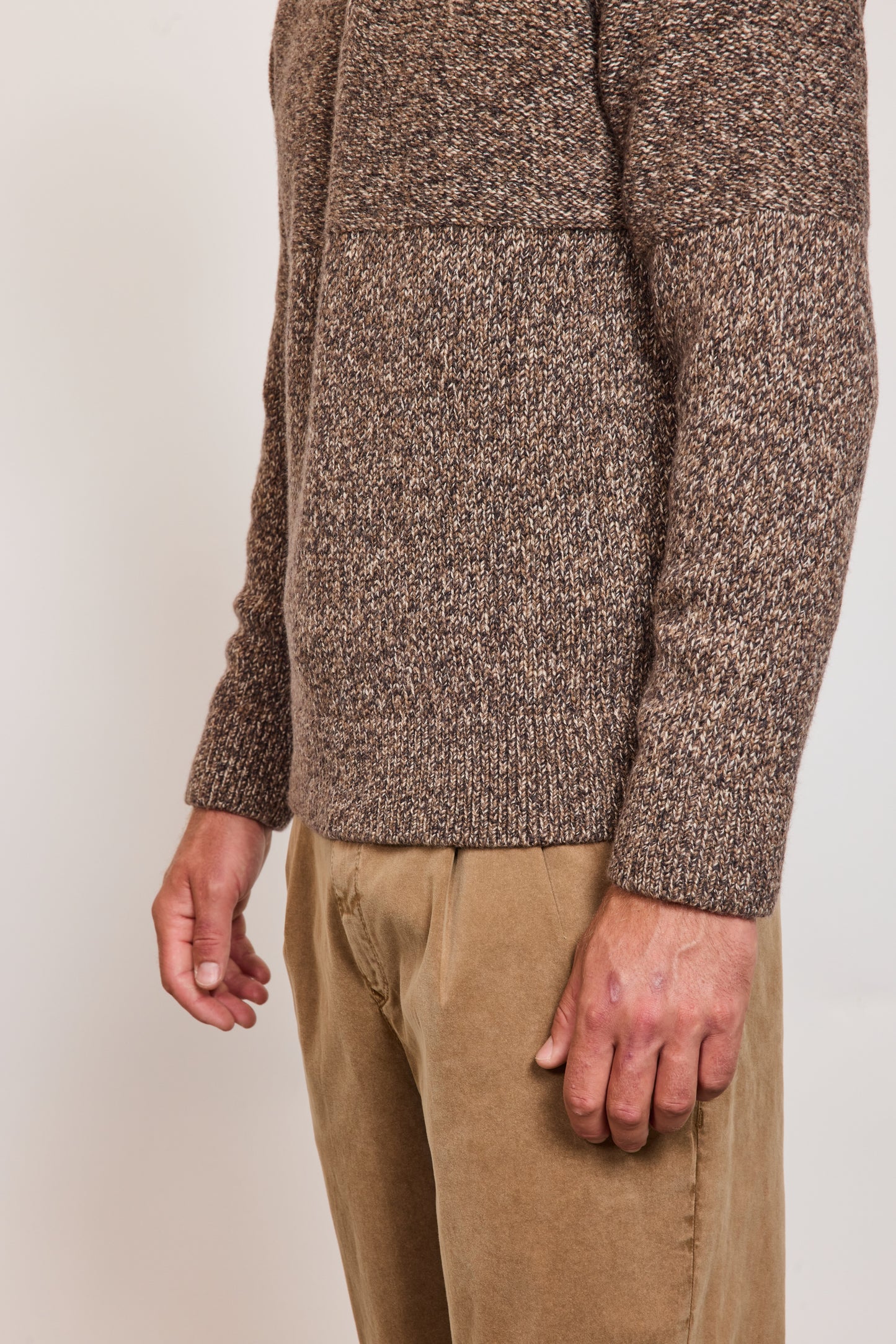 PULL CAMIONNEUR LAINE MARRON