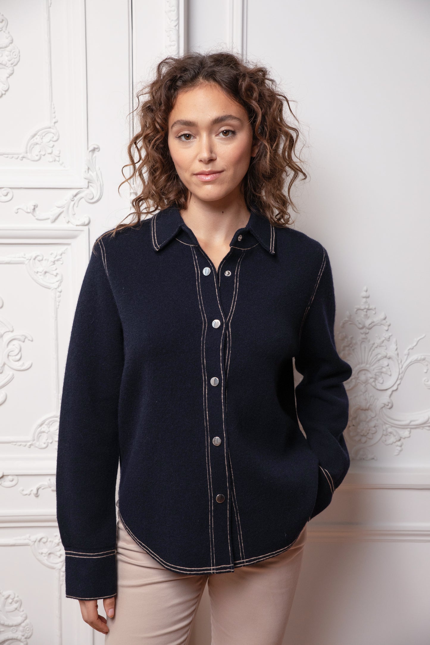 CHEMISE AVEC SURPIQÛRE MARINE