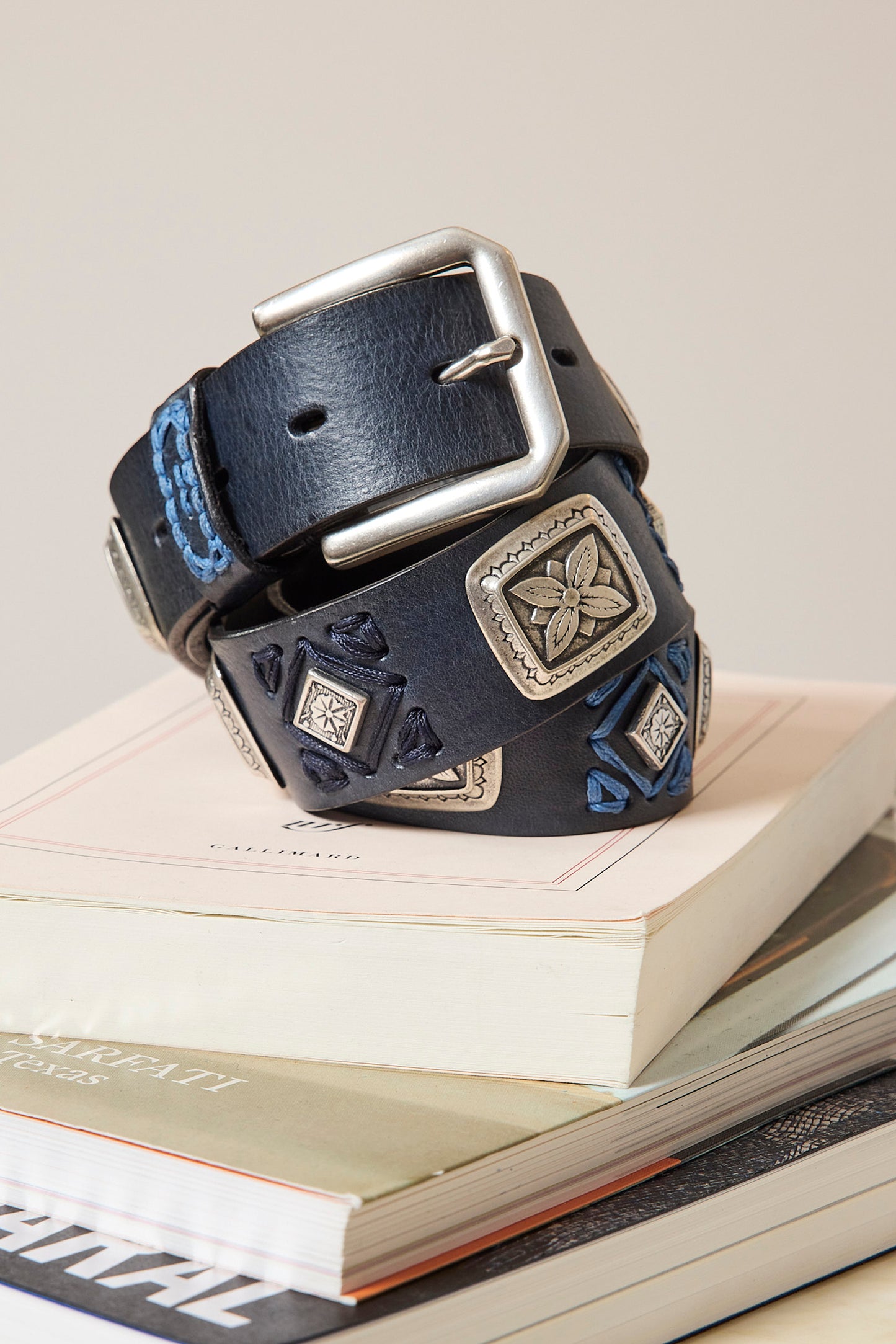 EMBROIDERED LEATHER BELT NAVY