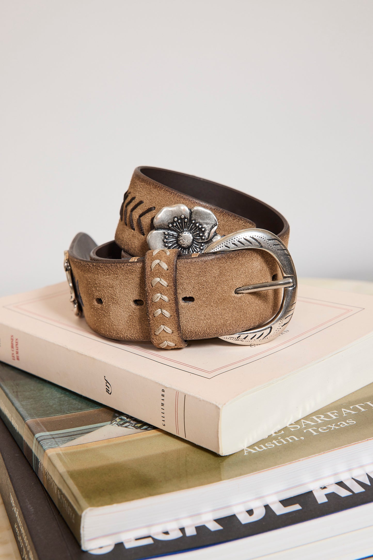 FLOWERS SUEDE BELT BEIGE