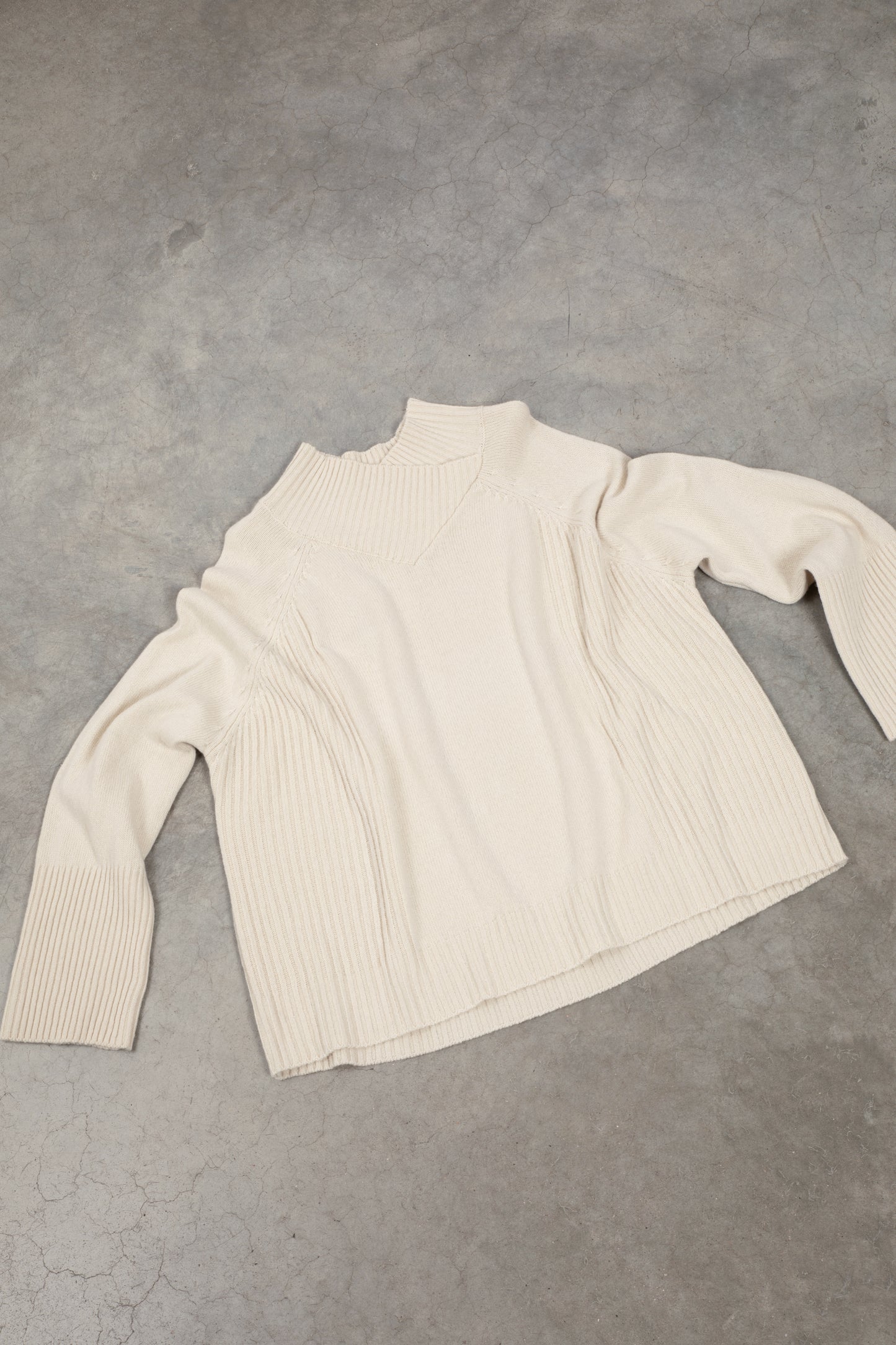 RECYCLED CASHMERE MOCK NECK WHITE