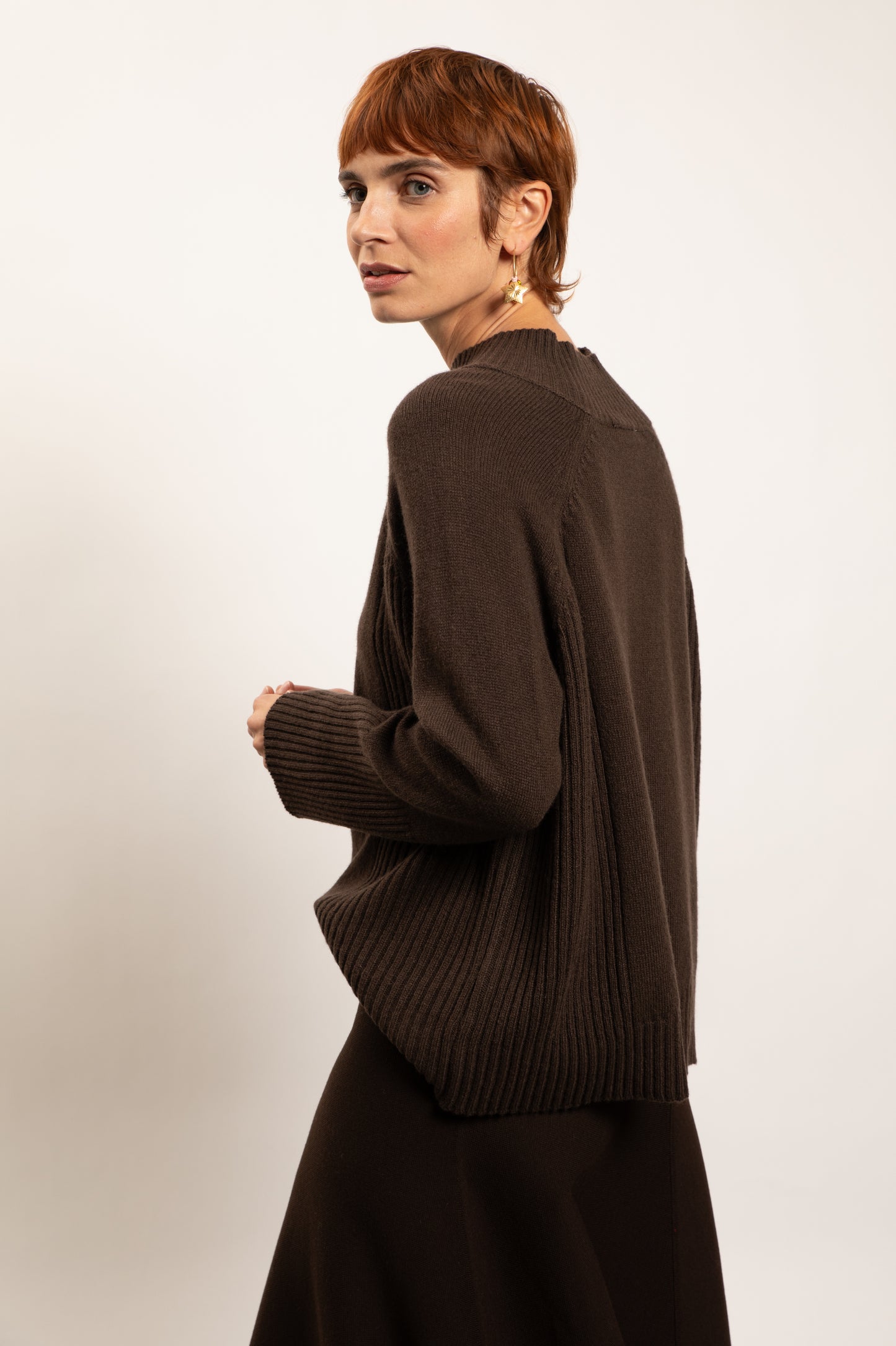 RECYCLED CASHMERE MOCK NECK COFFEE