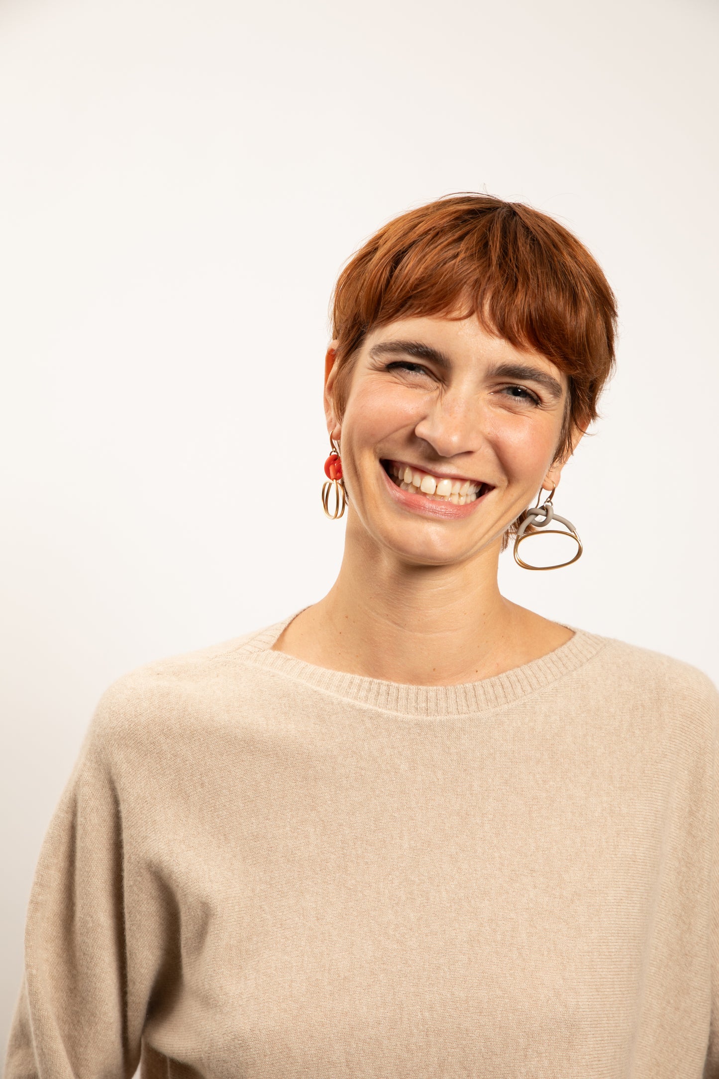 CASHMERE SWEATER BEIGE