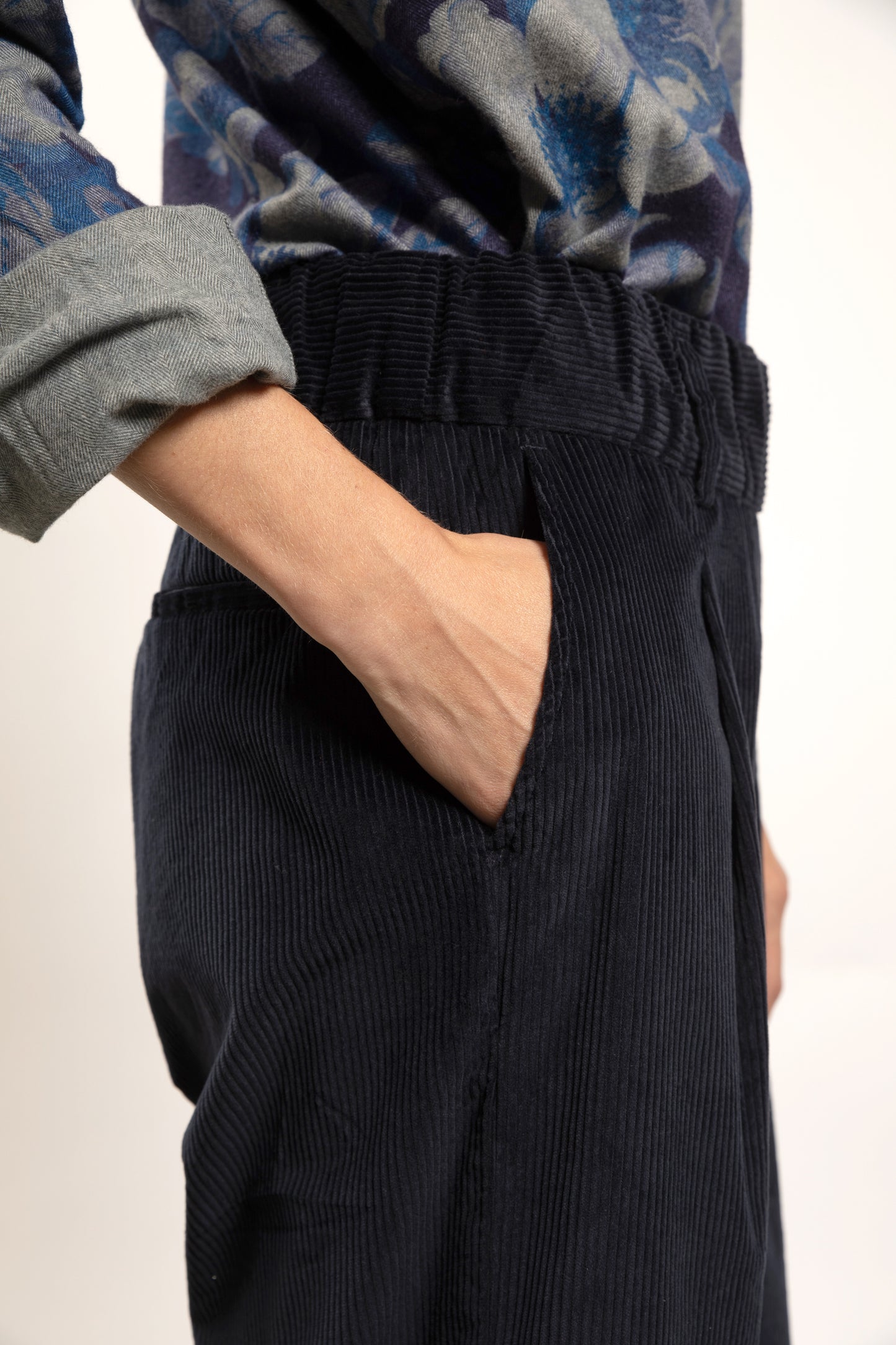 PANTALON LARGE VELOURS CÔTELÉ MARINE