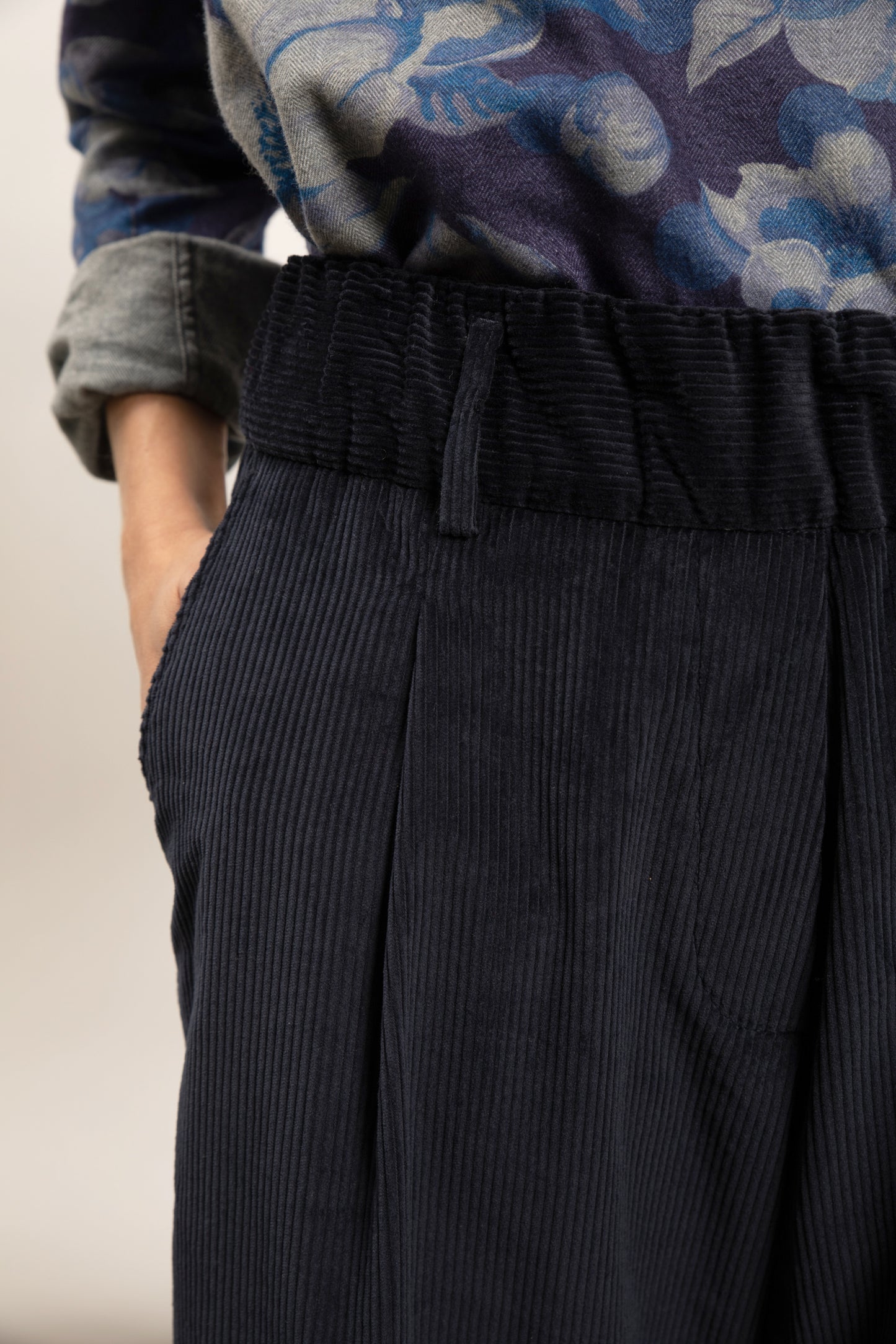 PANTALON LARGE VELOURS CÔTELÉ MARINE