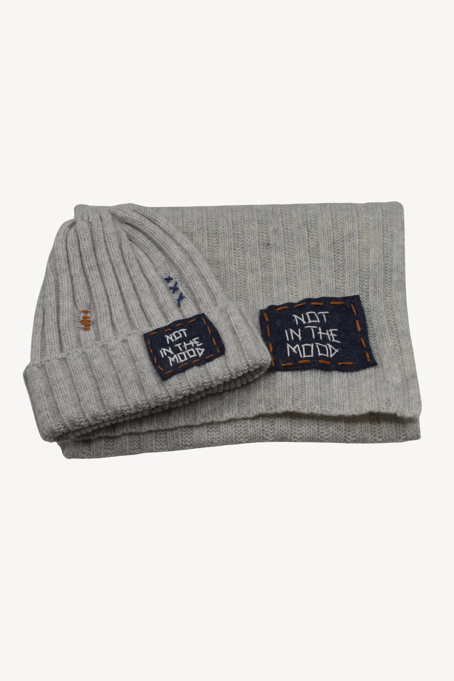 EMBROIDERED HAT + SCARF GREY