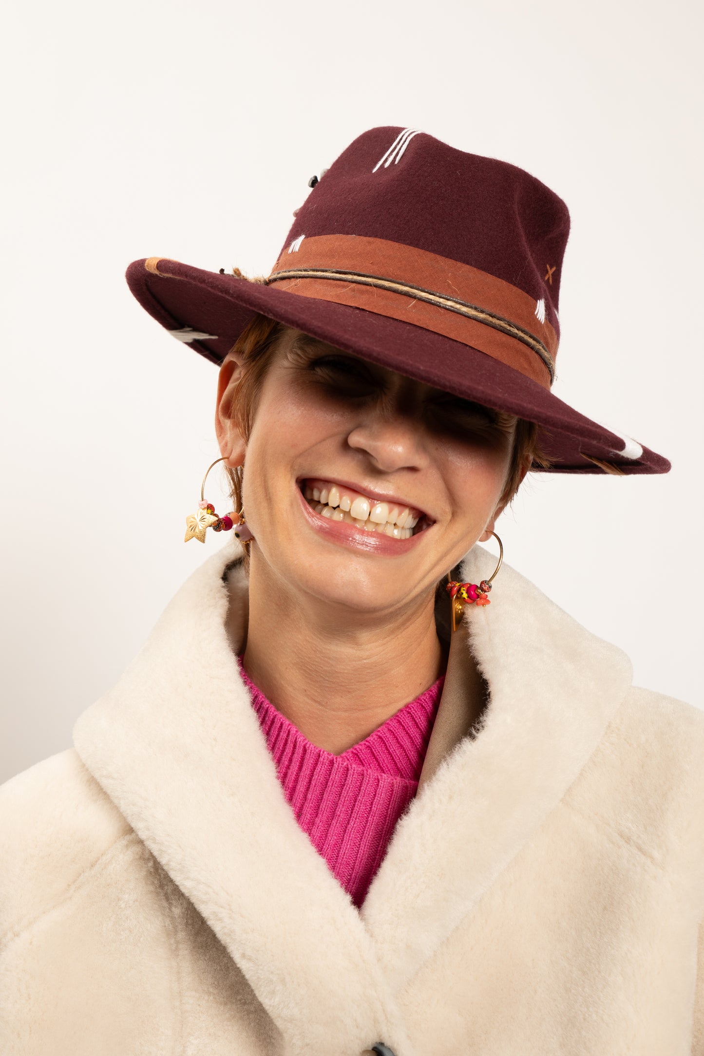 CHAPEAU BRODÉ BORDEAUX