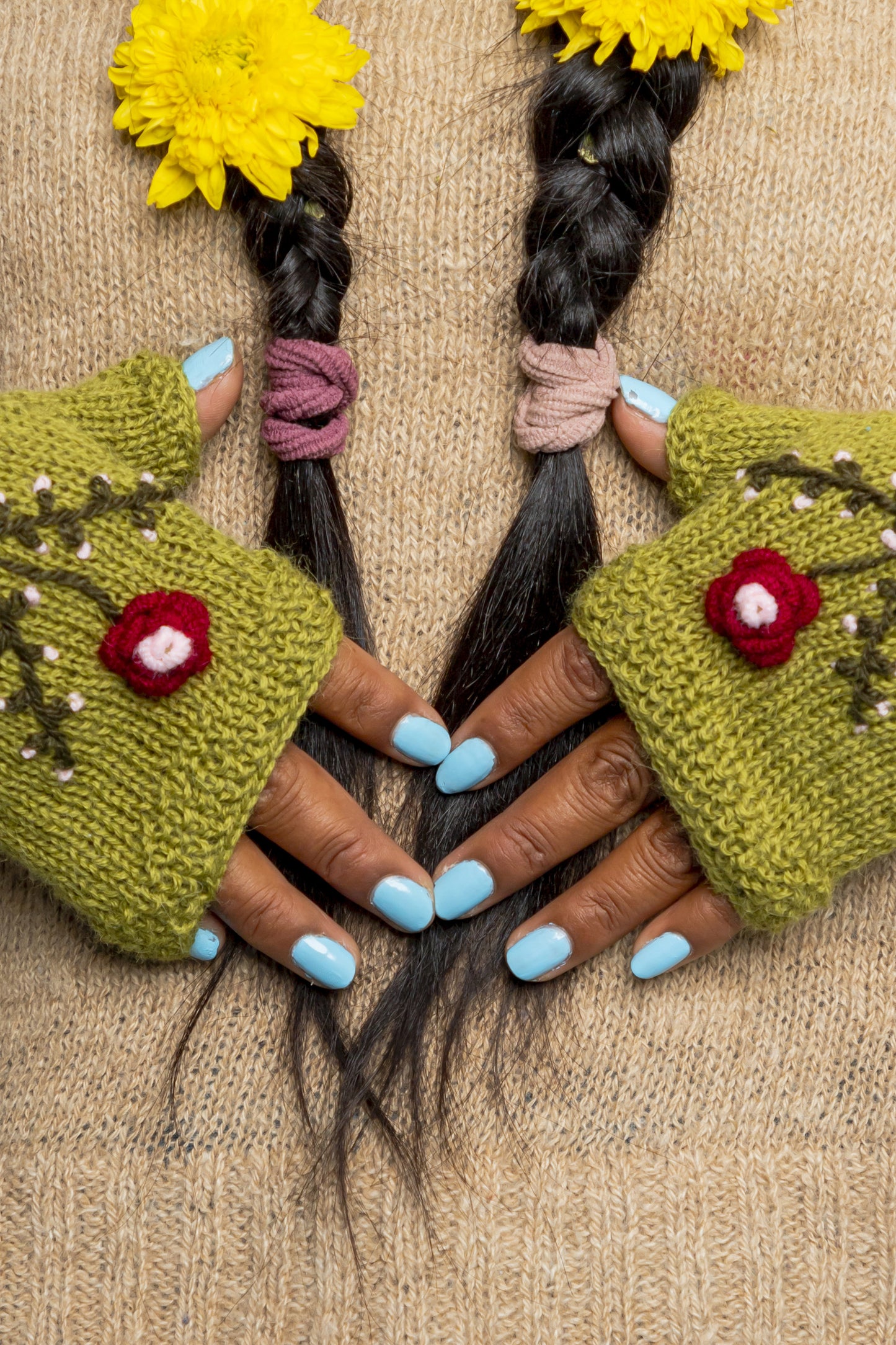 MITAINES BRODÉES EN ALPAGA VERTES