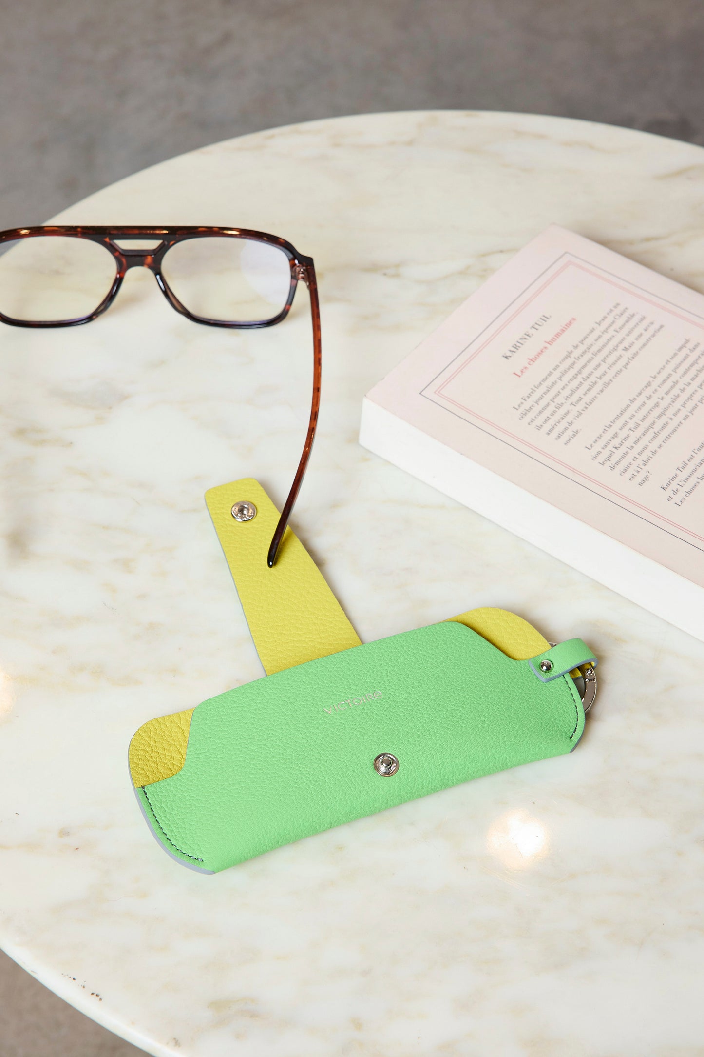 GLASSES HOLDER LIME-GREEN