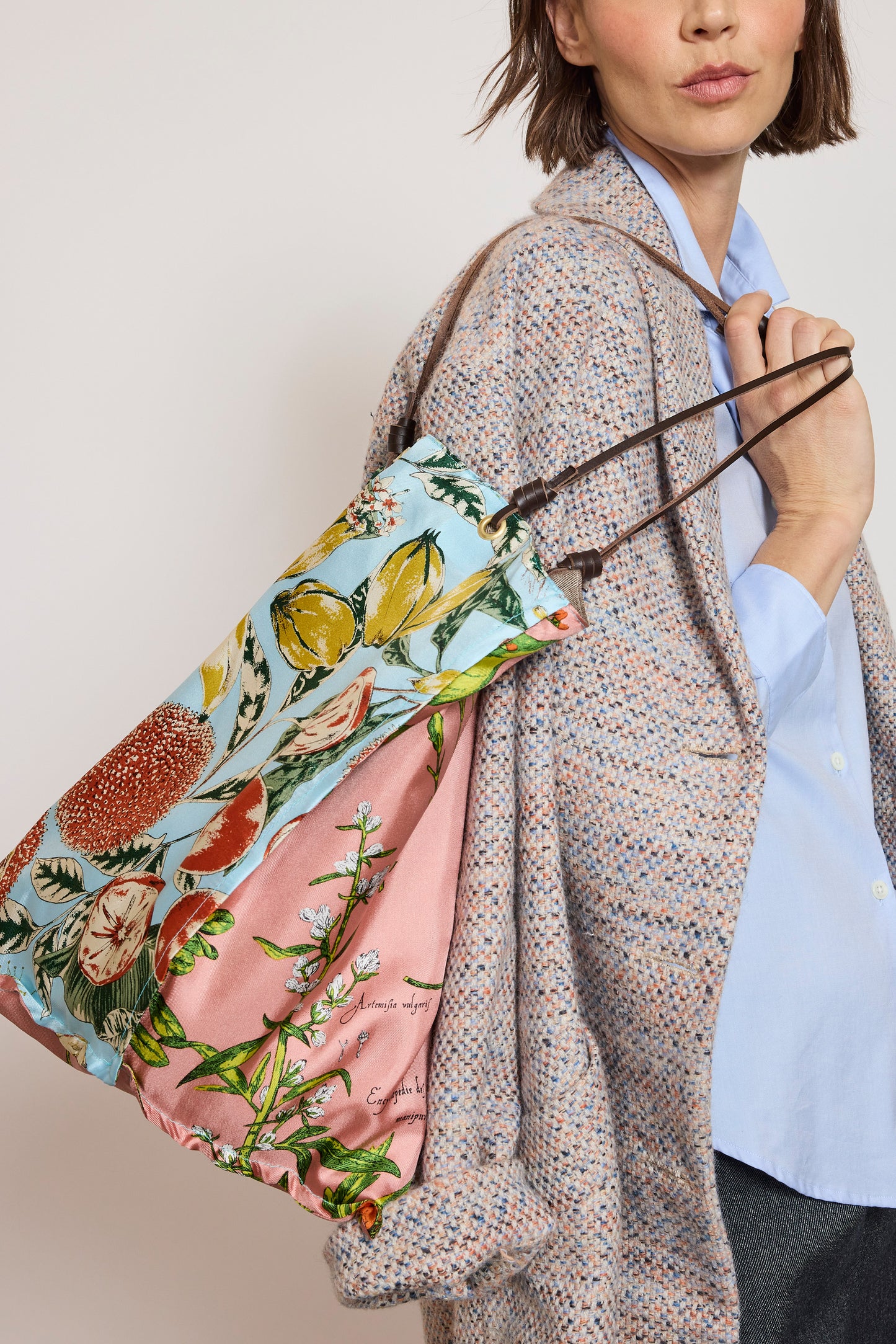 SILK REVERSIBLE BAG SKY