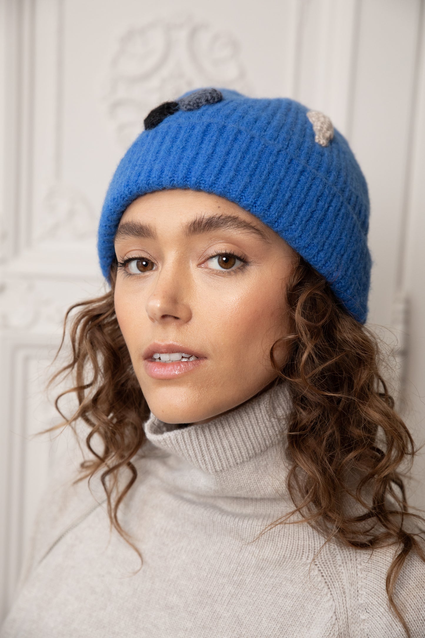 EMBOIDERED WOOL HAT BLUE