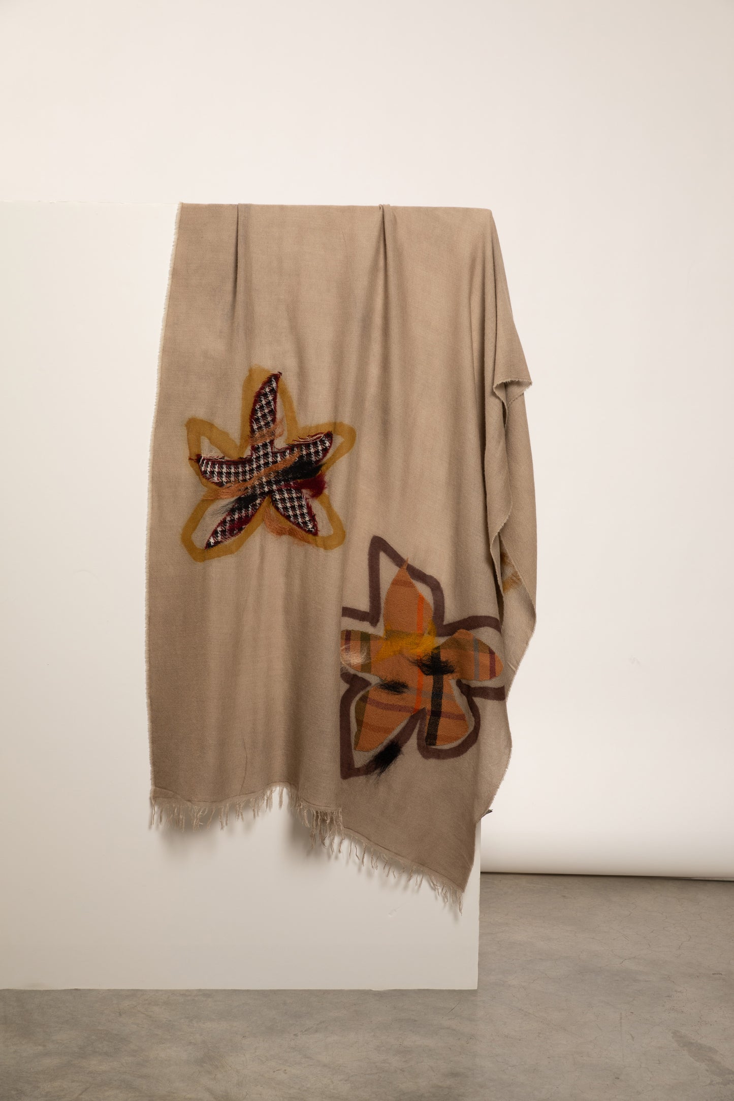 FLOWERS WOOL SCARF CAMEL