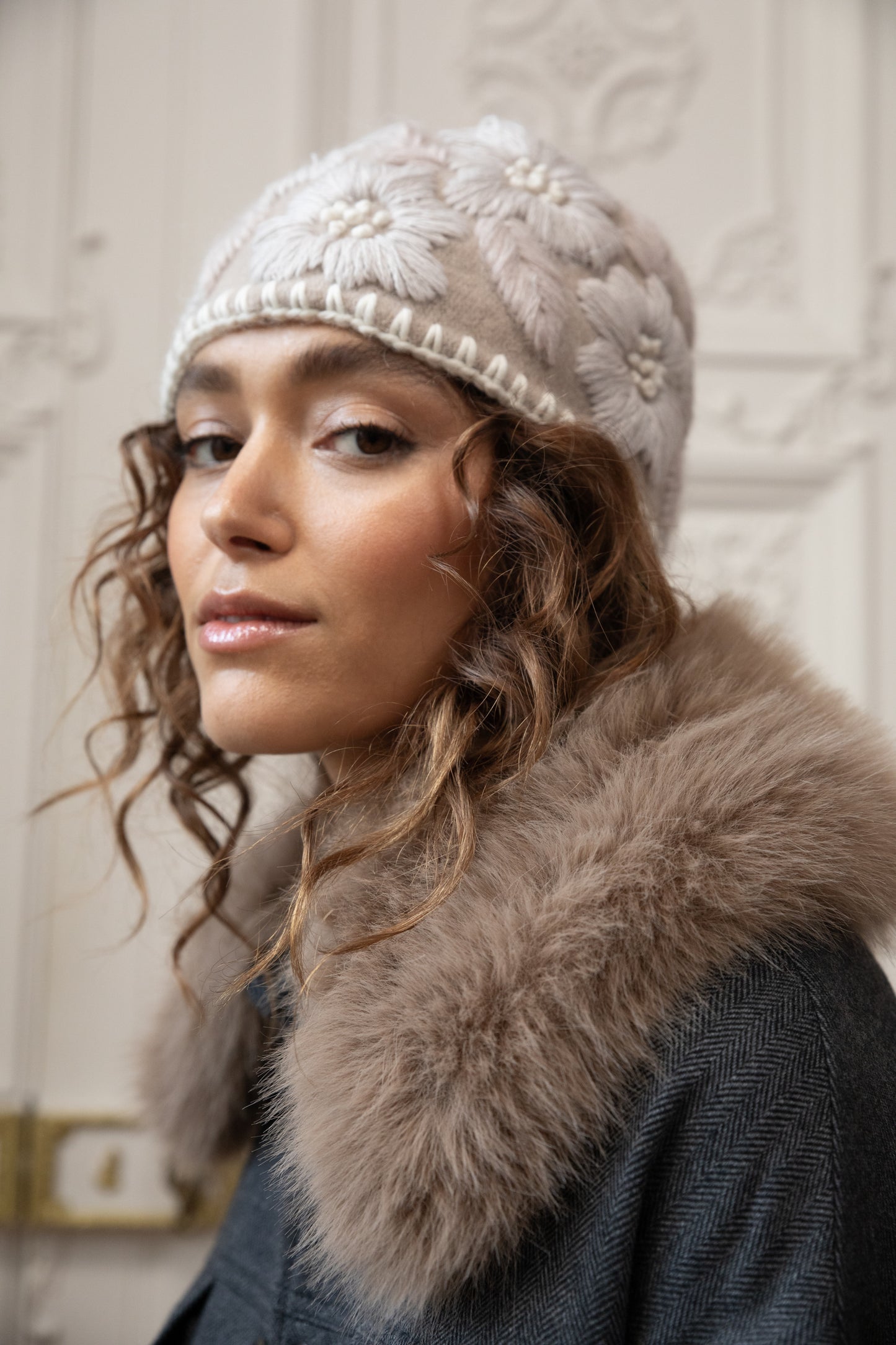 FLOWERS EMBROIDERED HAT LINEN