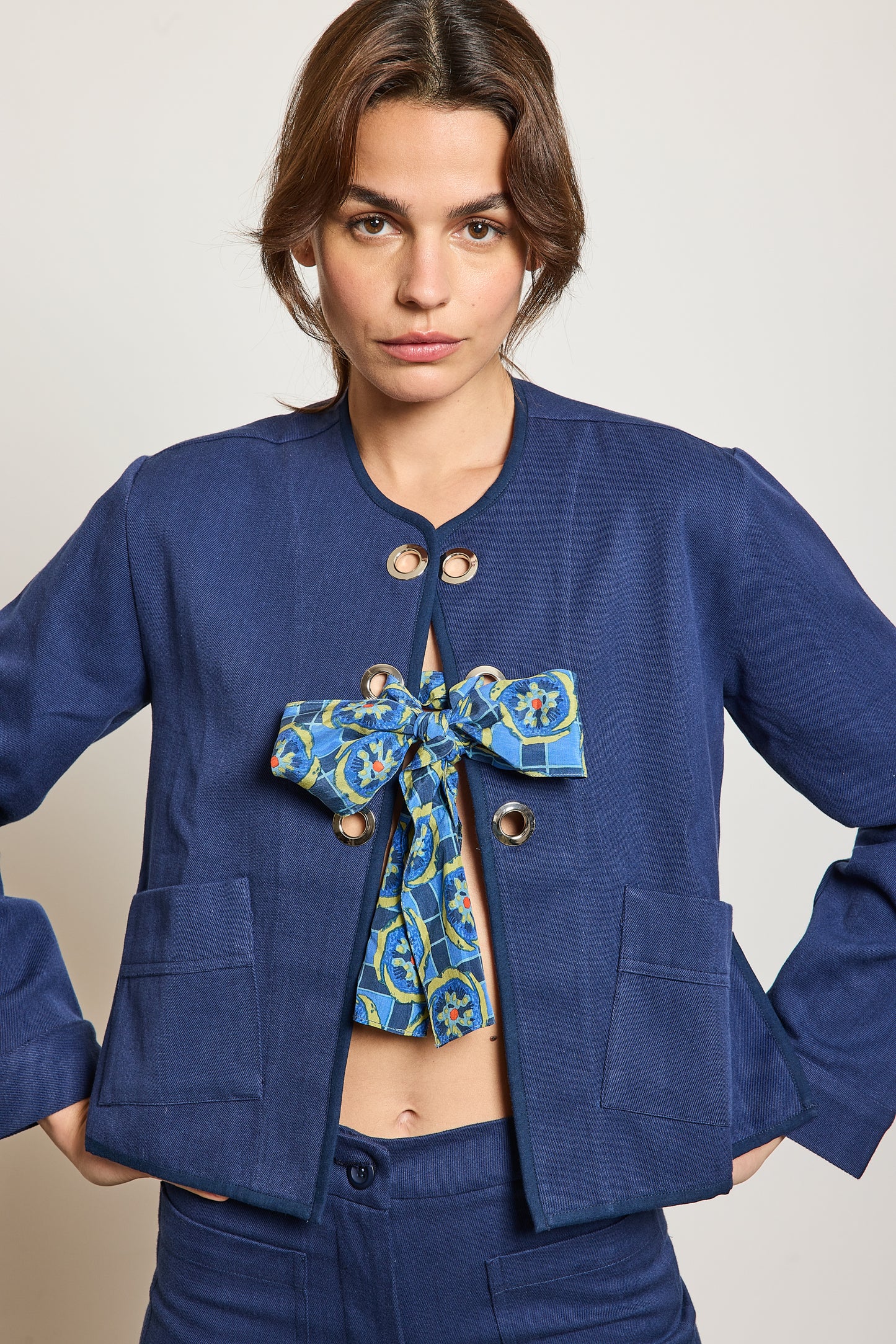 VESTE À ŒILLETS MARINE