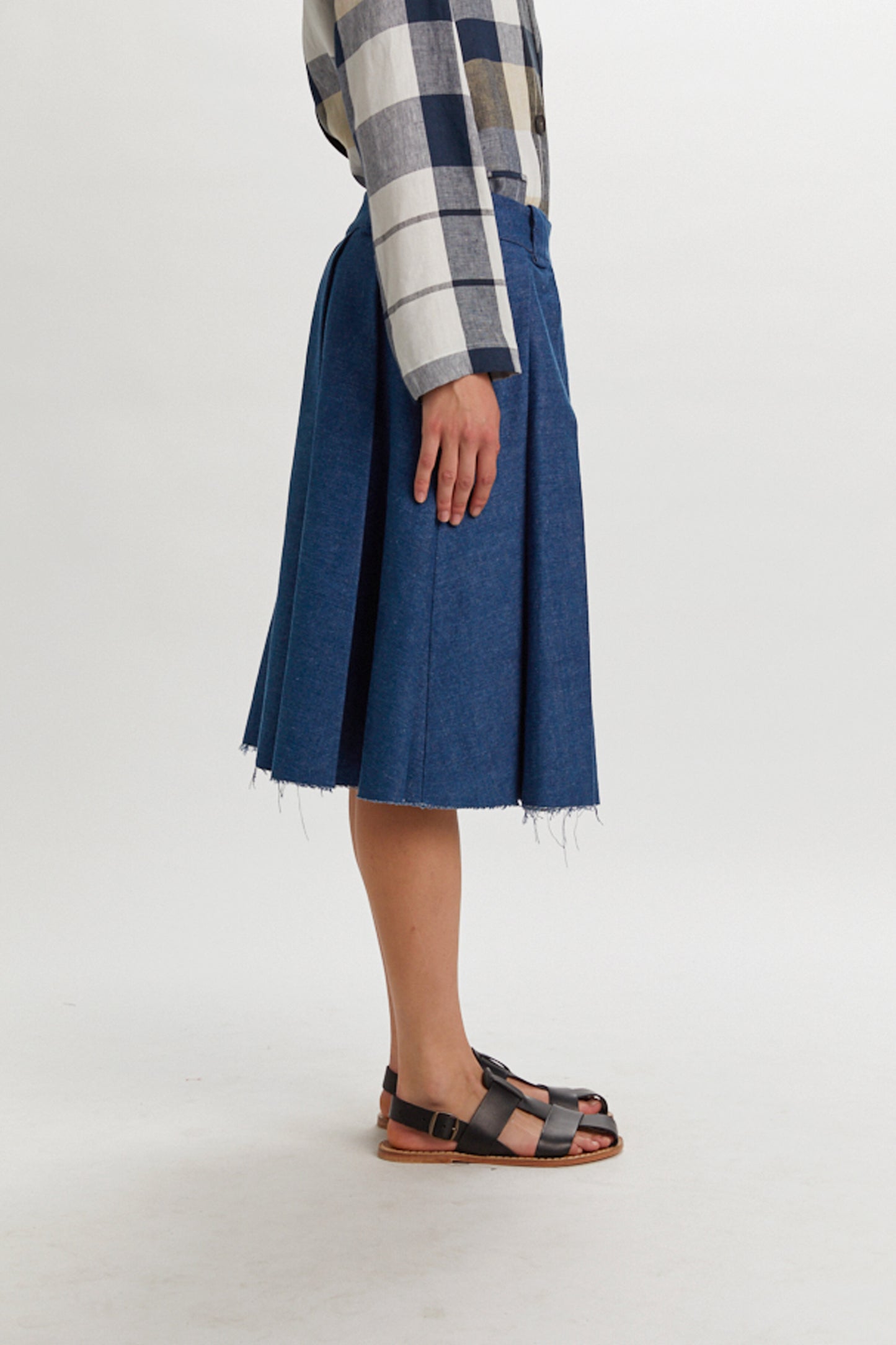 PLEATED DENIM SKIRT BLUE