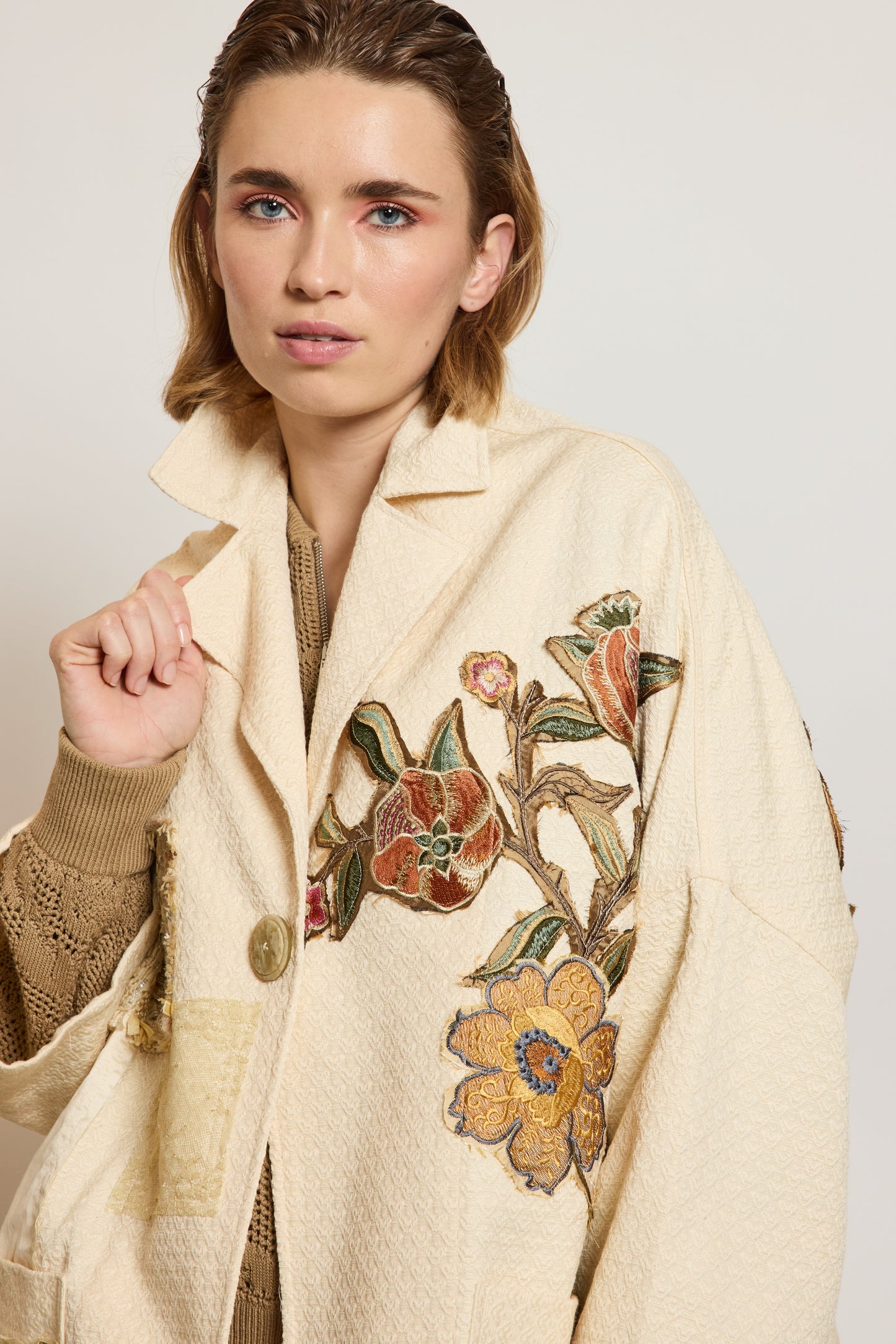 VESTE BRODÉE ÉCRUE