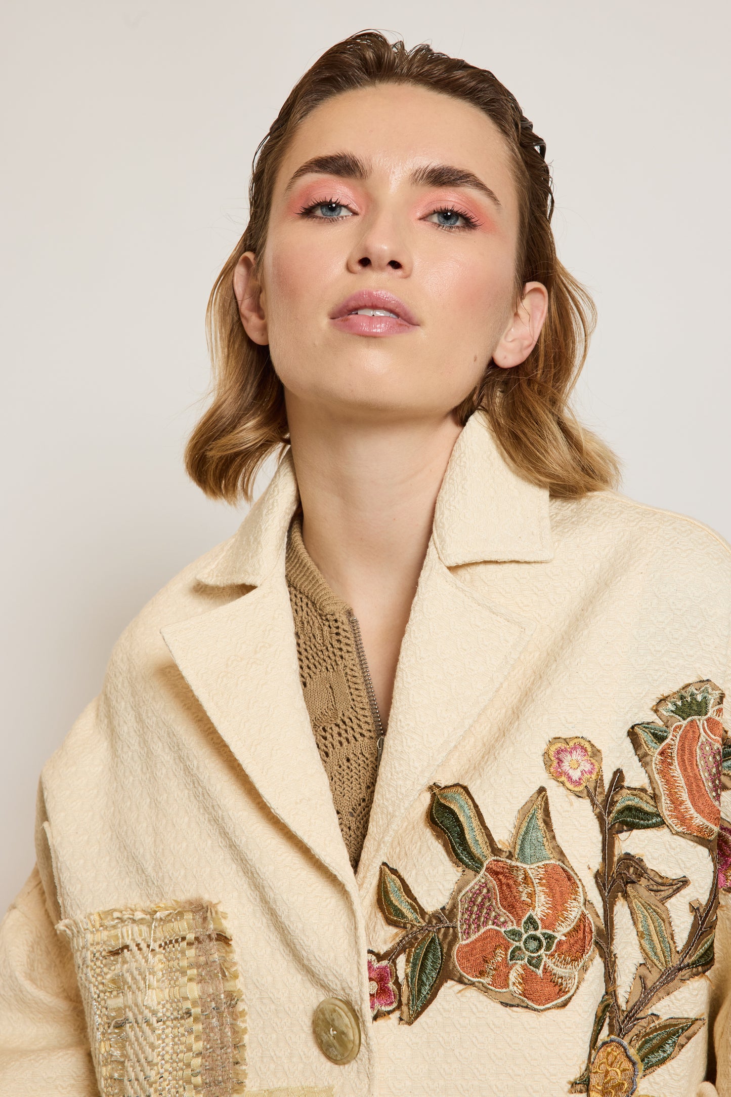 VESTE BRODÉE ÉCRUE