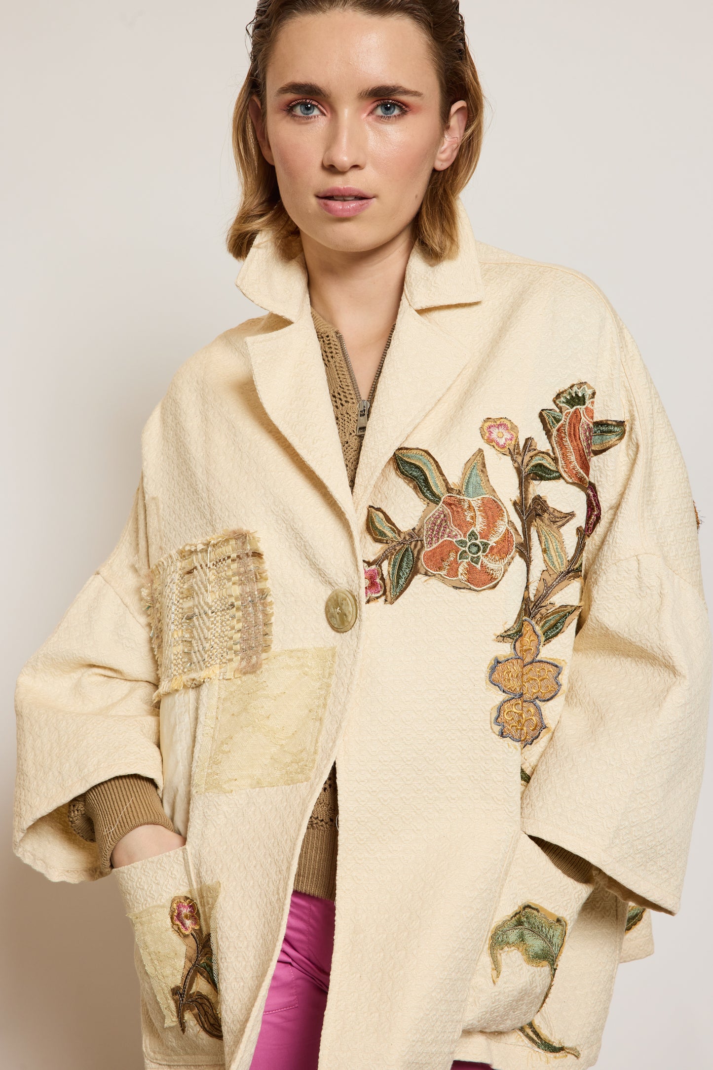 VESTE BRODÉE ÉCRUE