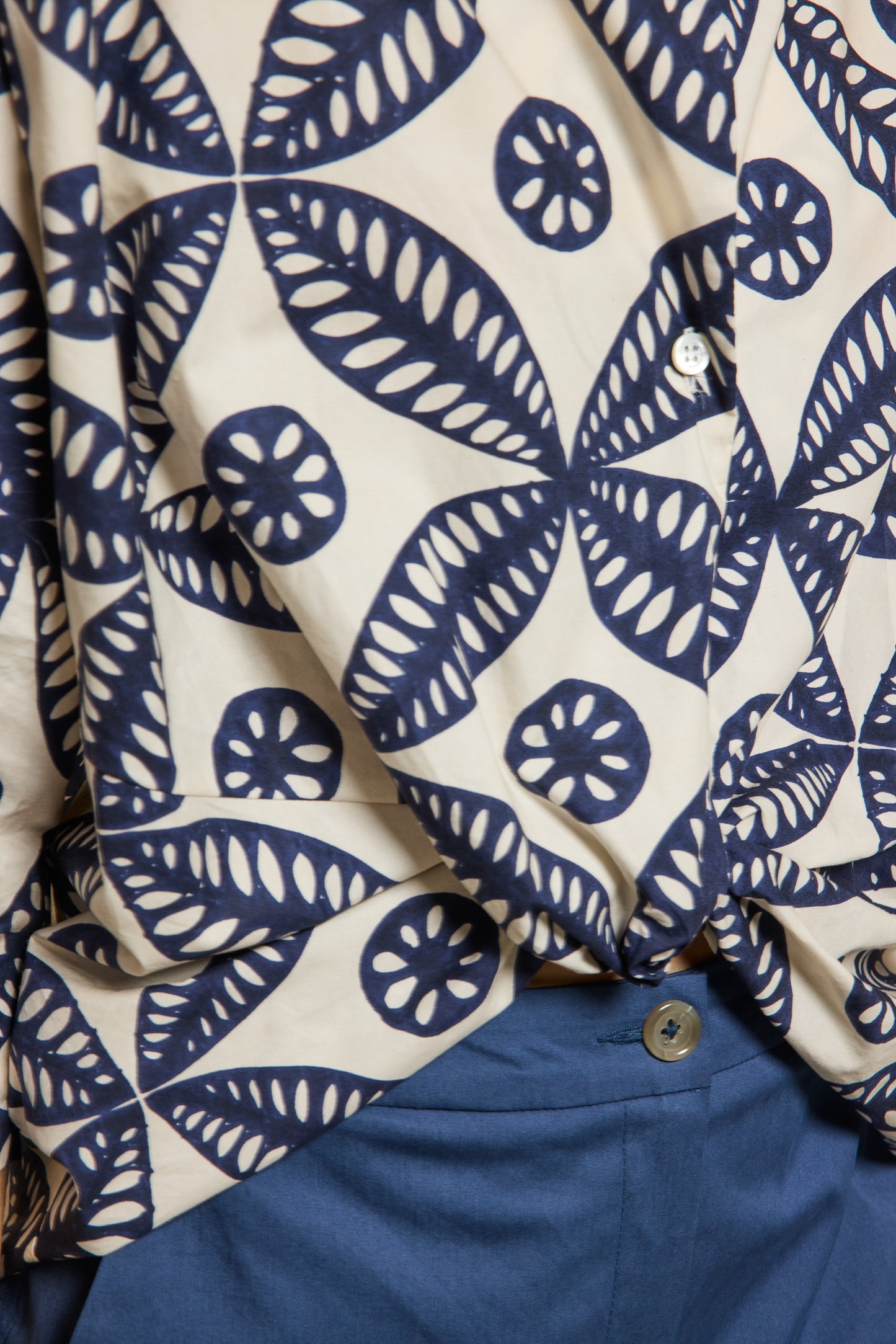 CHEMISE IMPRIMÉE BLEUE