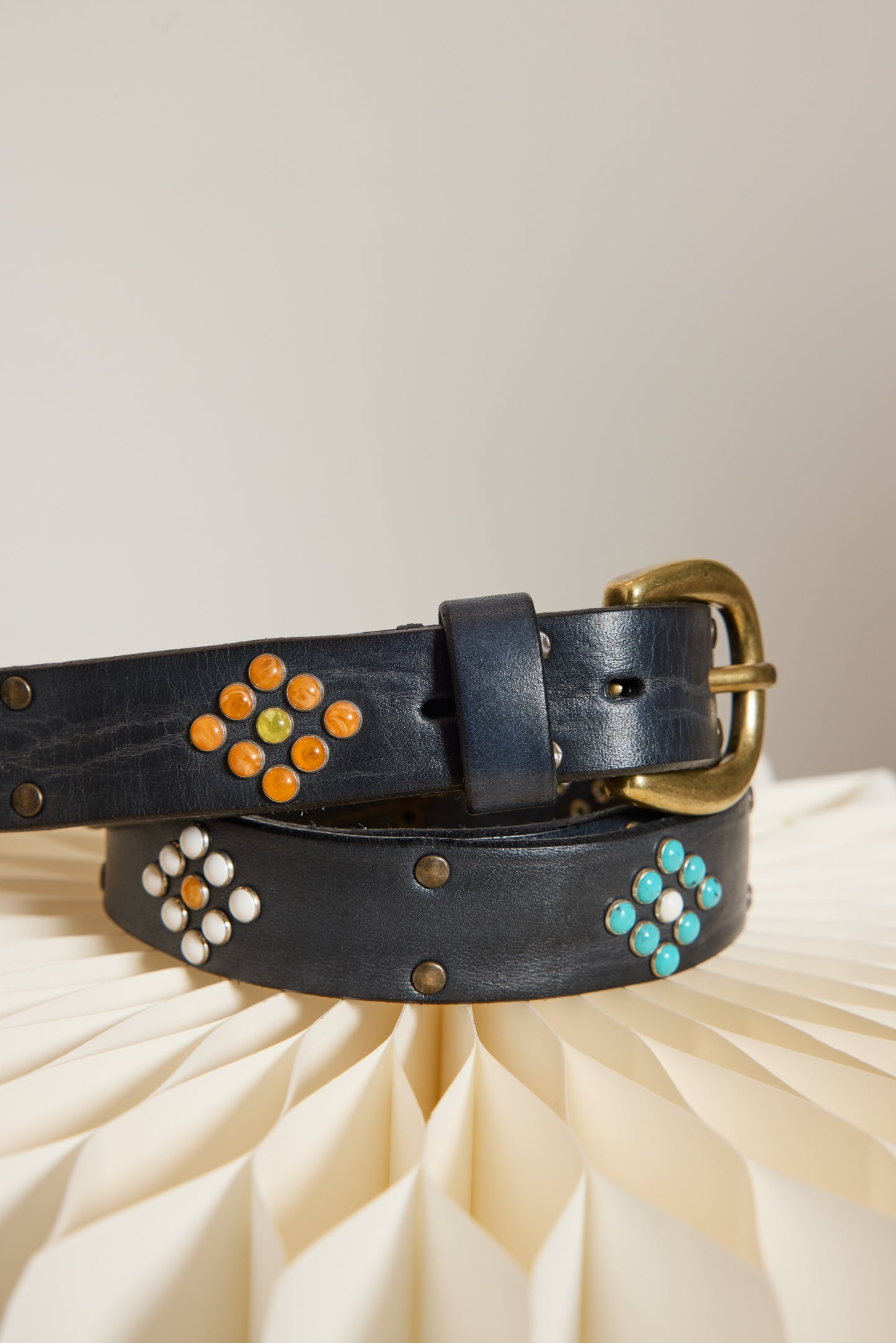 CEINTURE FLEURS PERLES MARINE