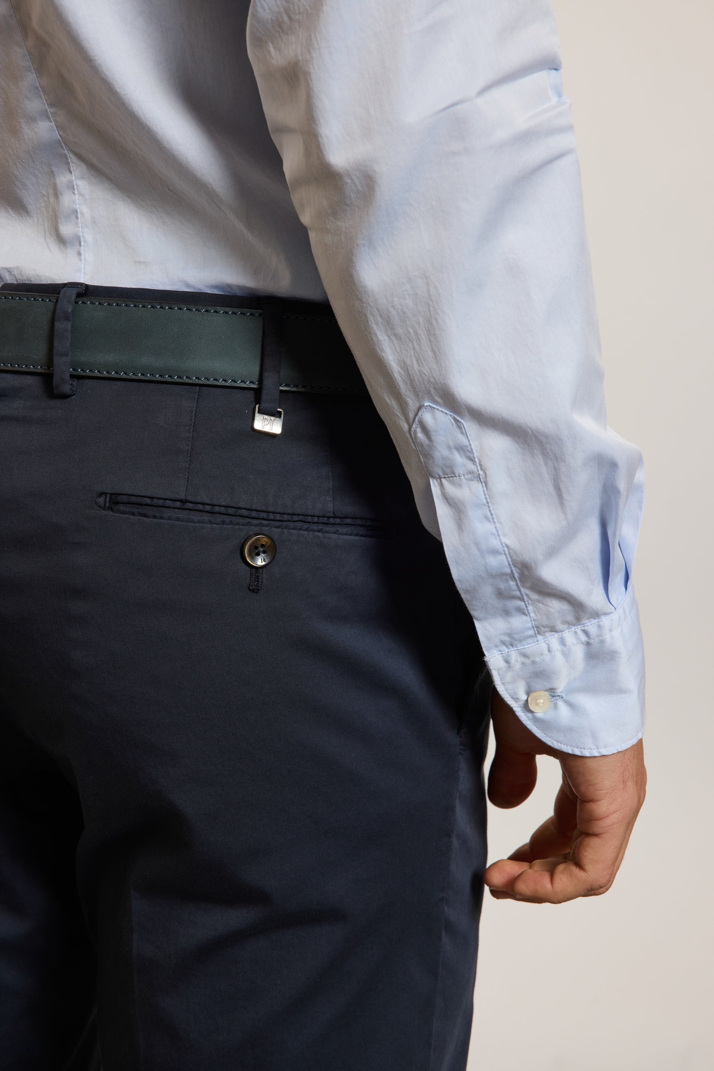 PANTALON SATINÉ SLIM FIT MARINE