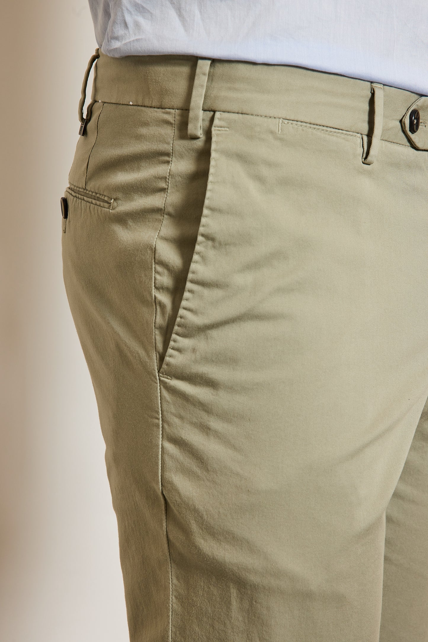 PANTALON EN GABARDINE SLIM FIT SAUGE